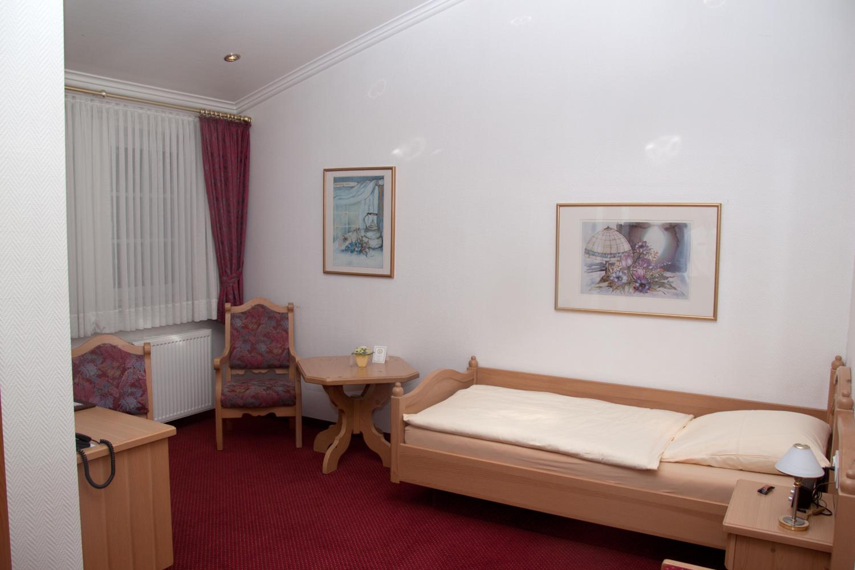 Single Room photo 3