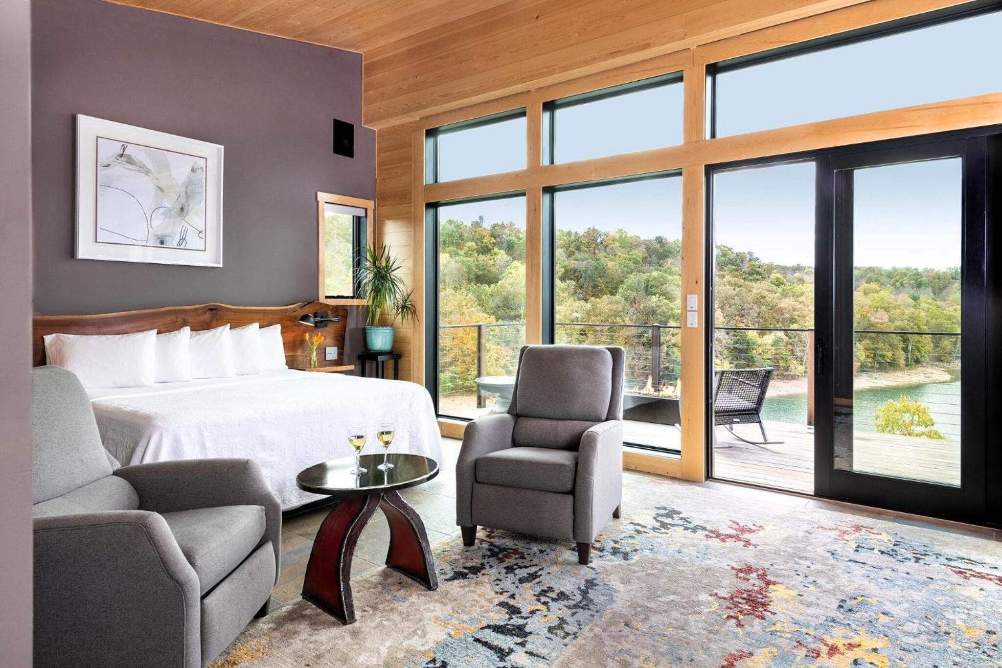 Superior King Suite