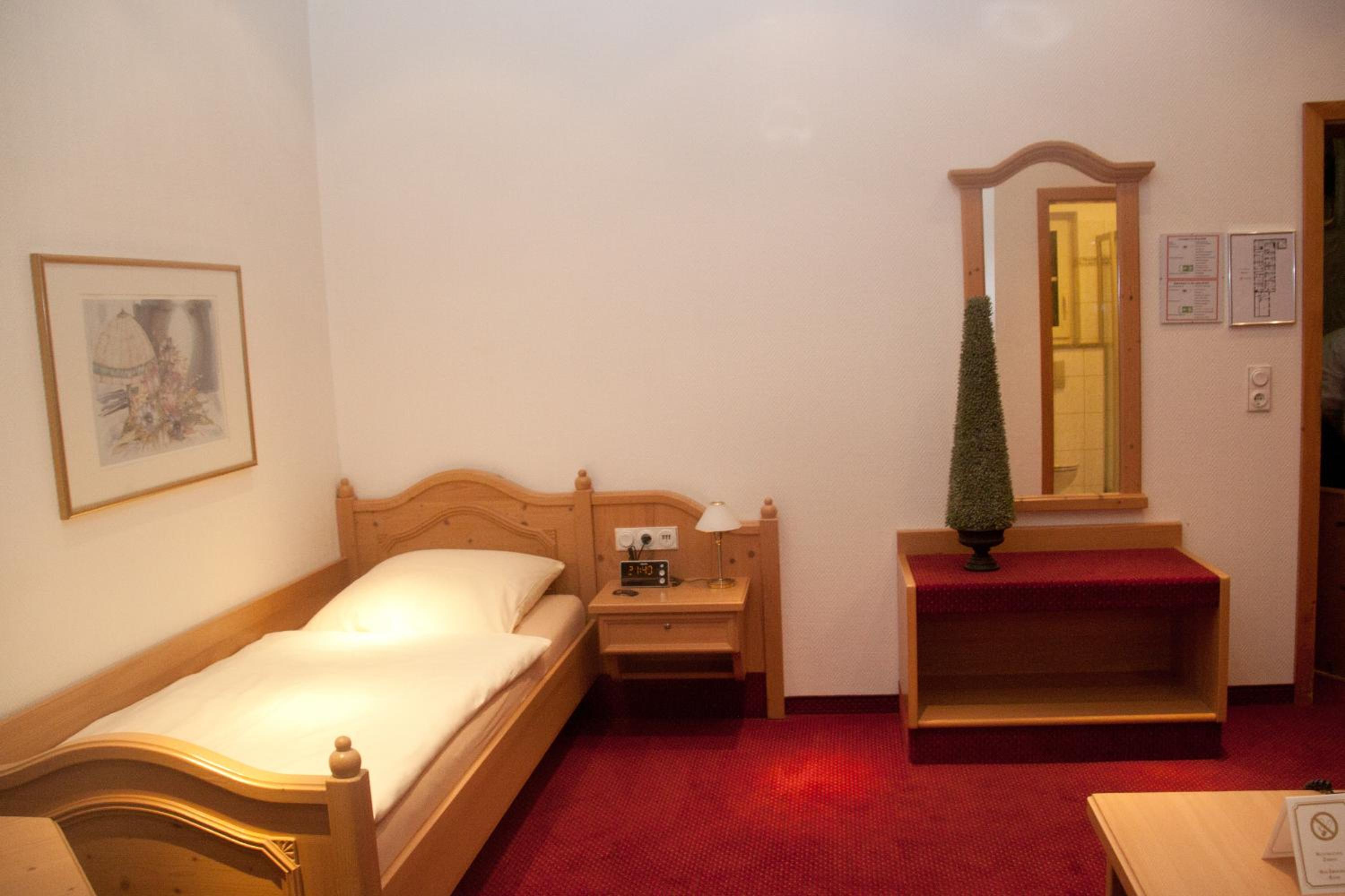 Single Room photo 2