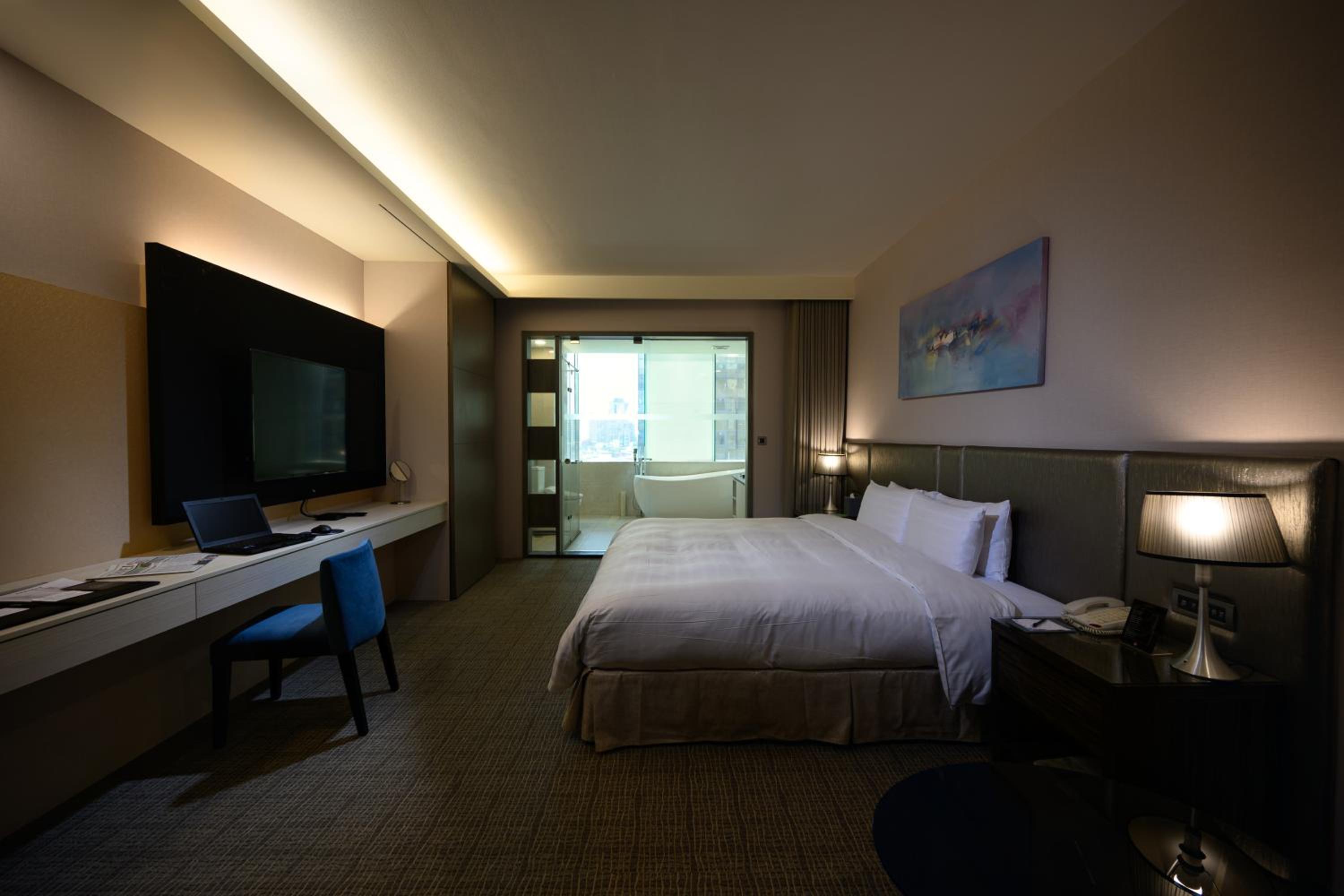 Deluxe Double Room - Photo 8