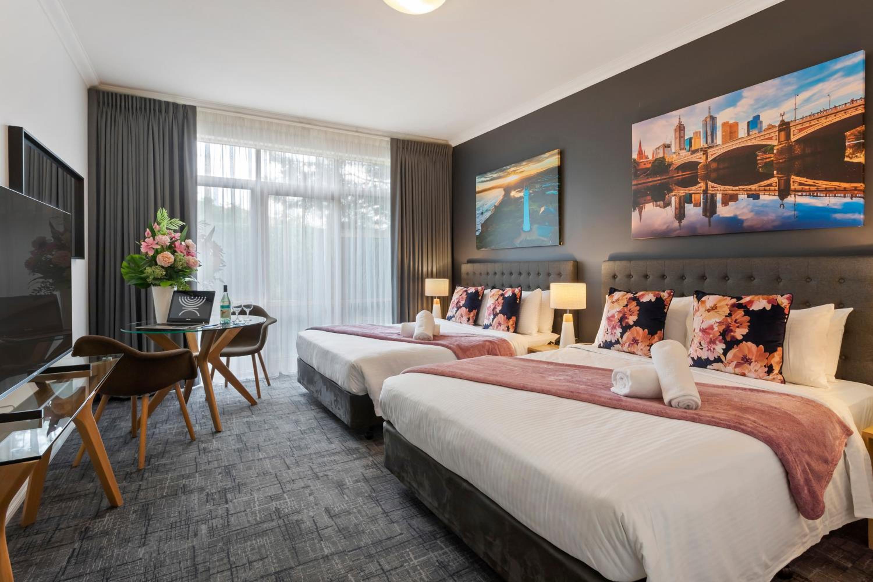 Standard Double Room with Two Double Beds - Photo 2