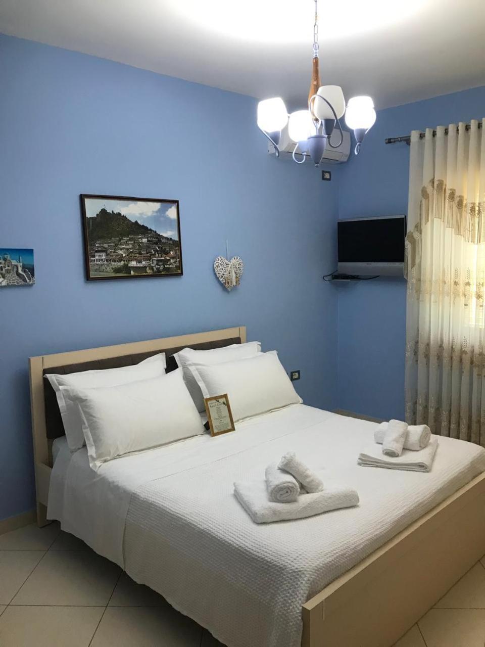 Double Room (1 Adult + 1 Child)