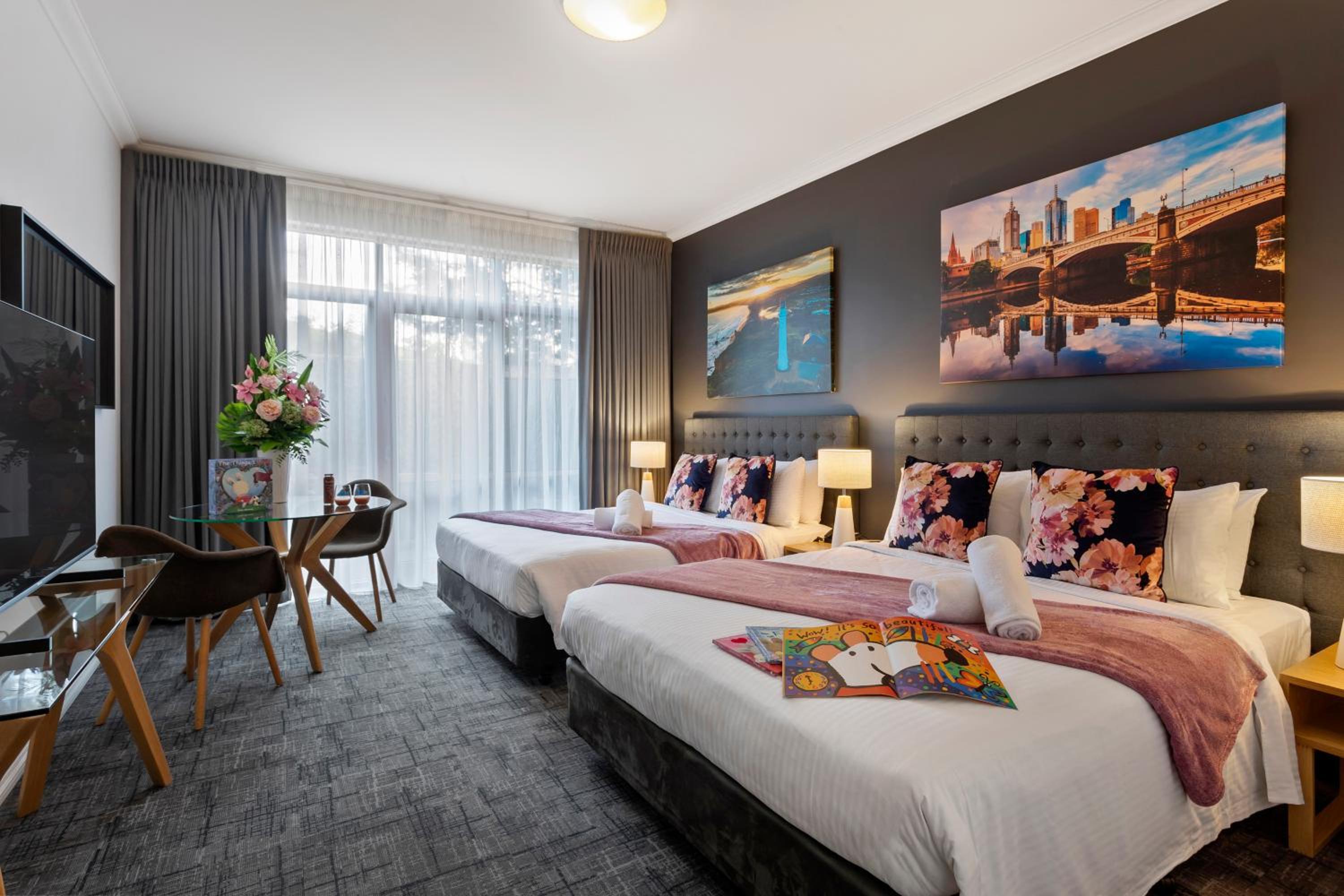 Standard Double Room with Two Double Beds - Photo 4