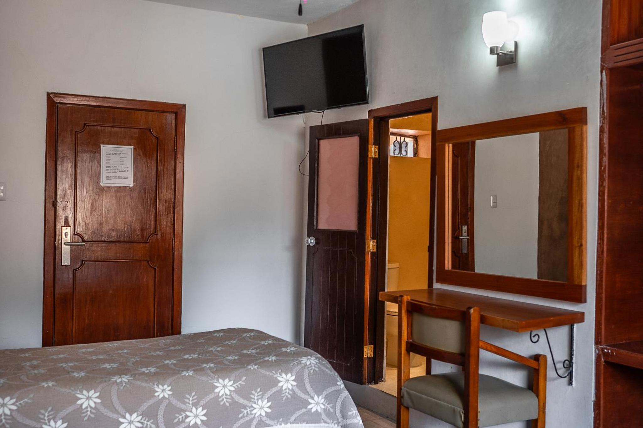 Twin Room with Pool View photo 2