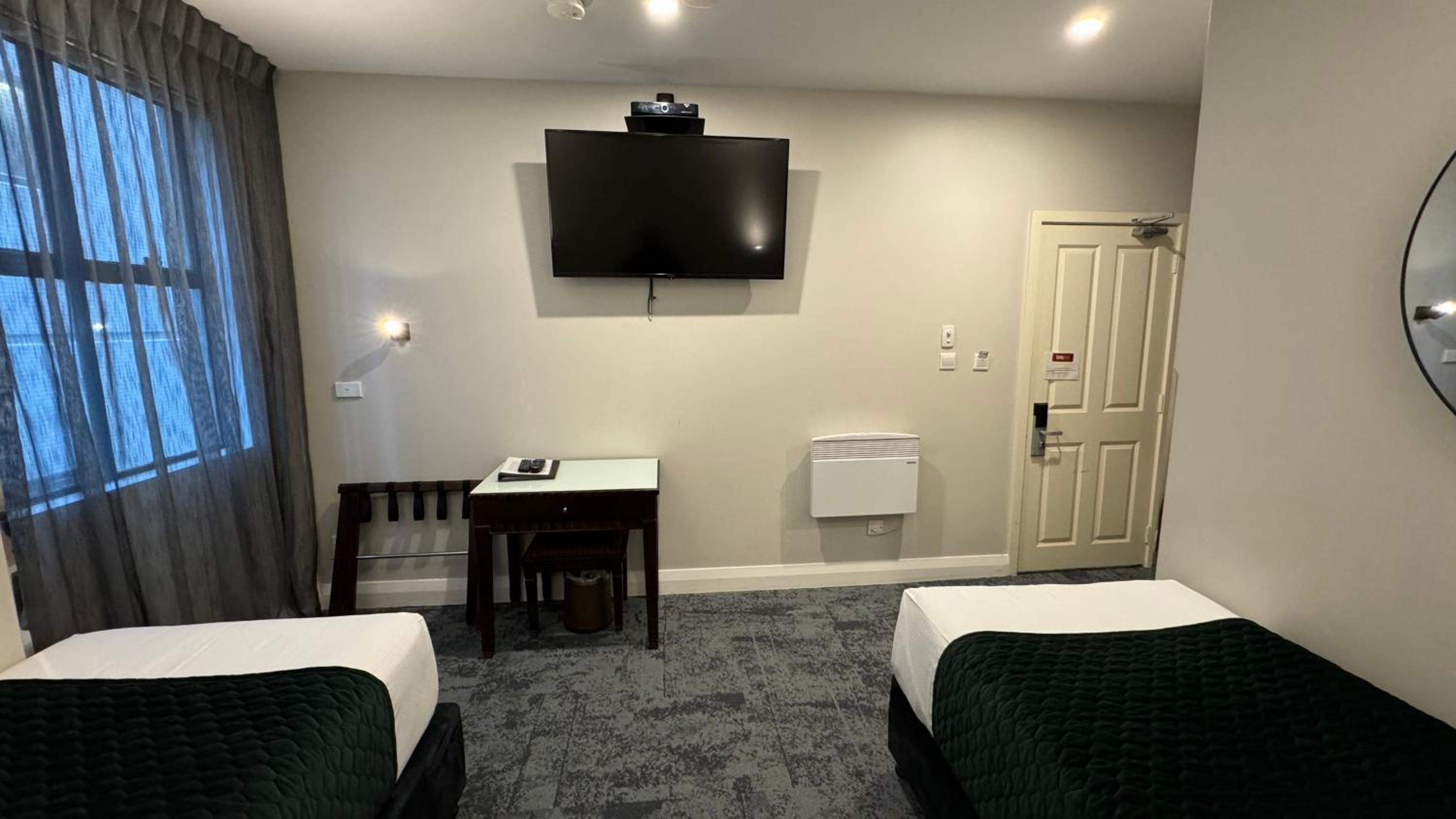 Twin Single Room - Photo 2