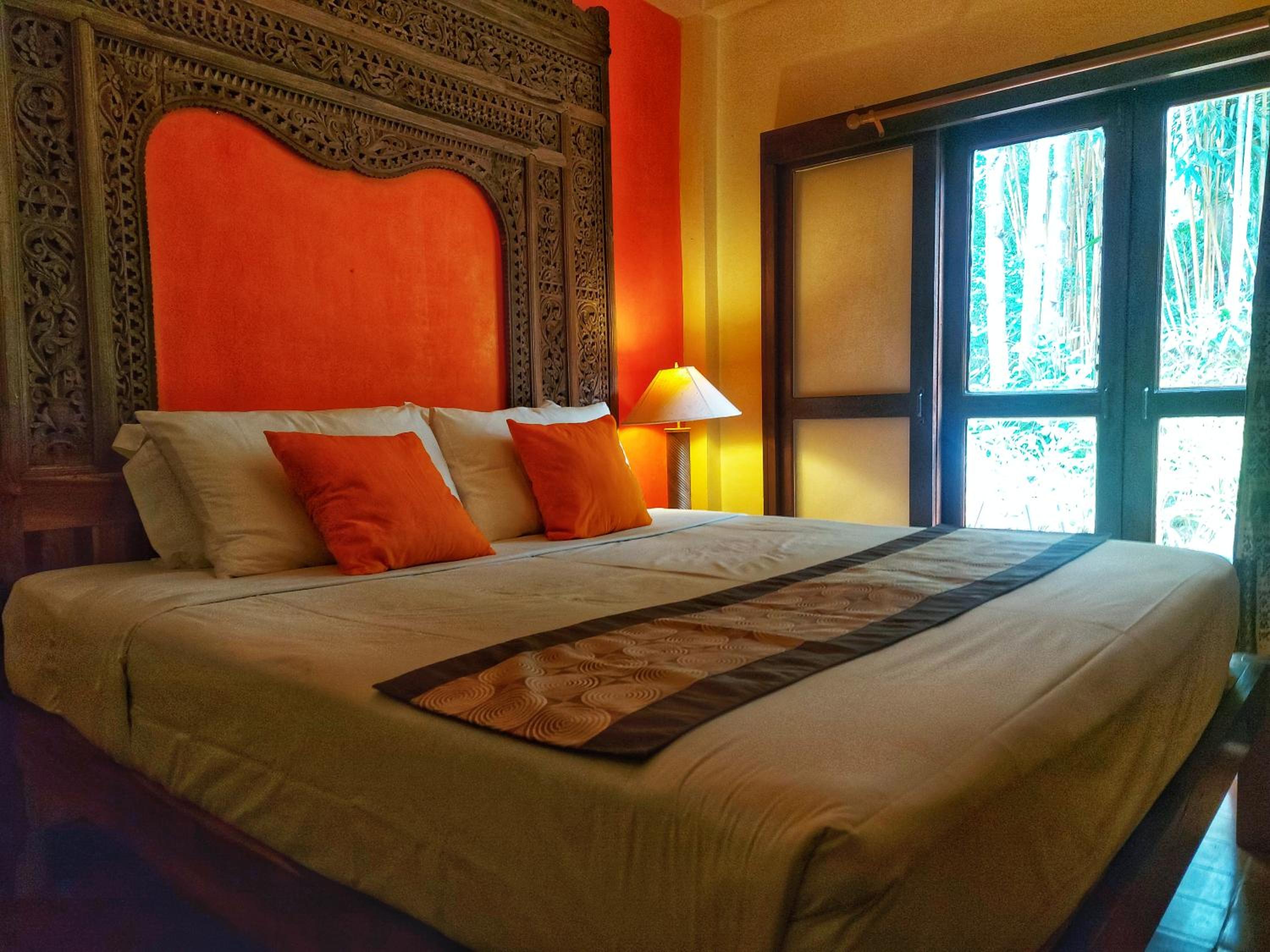 Family Suite with Balcony - Photo 10