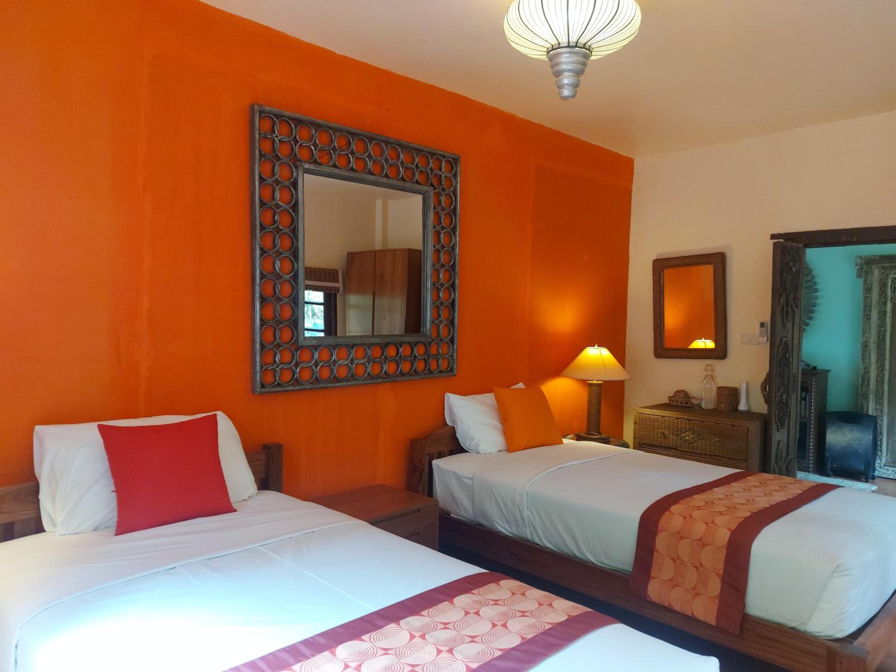 Family Suite with Balcony - Photo 9