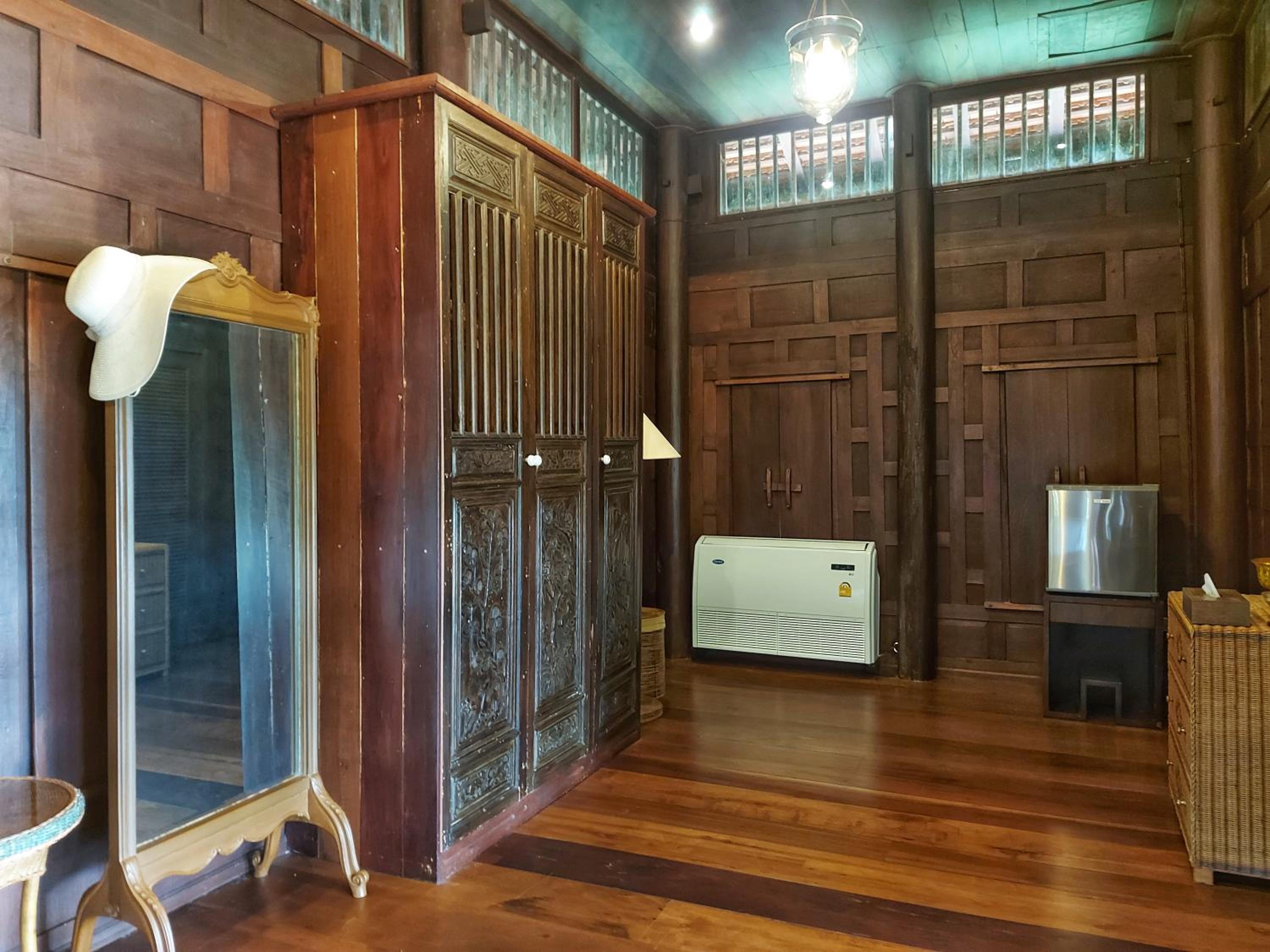 Family Suite with Balcony - Photo 6