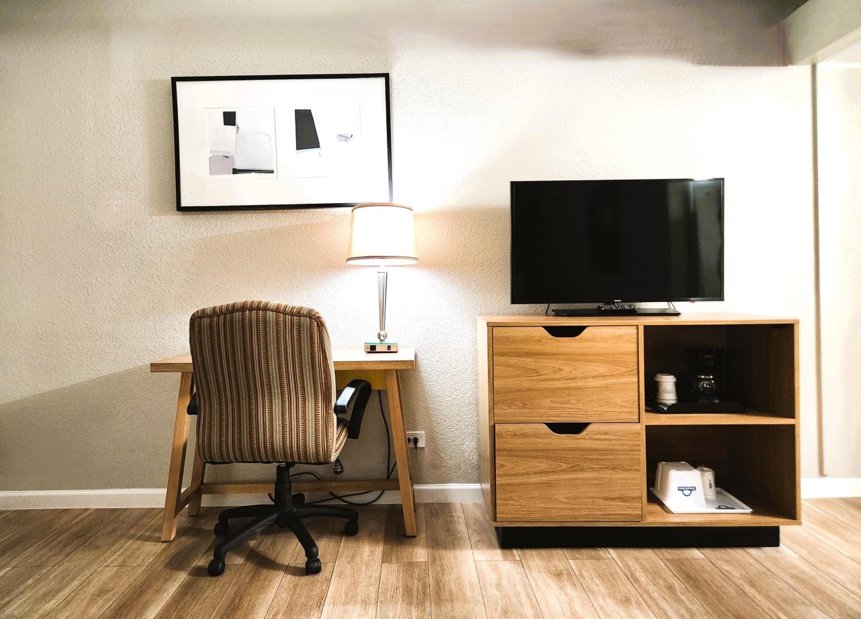 Double Room with Two Double Beds - Non-Smoking - Photo 1