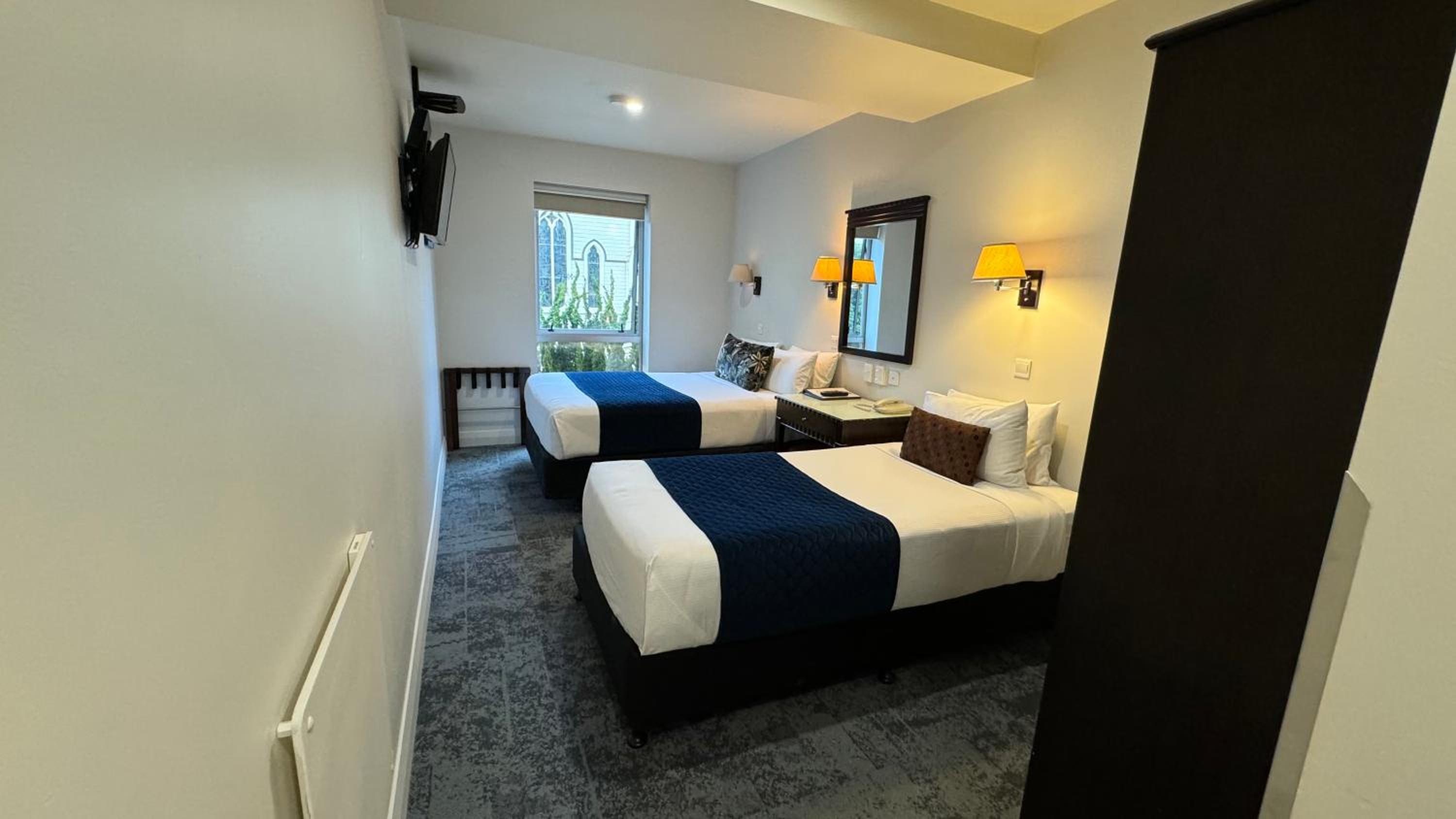 Twin Room - Photo 3