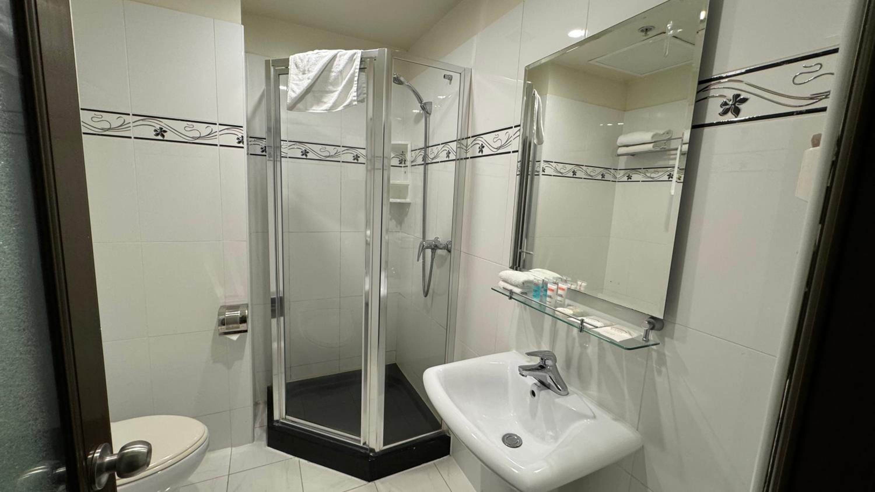 Queen Room - Photo 7