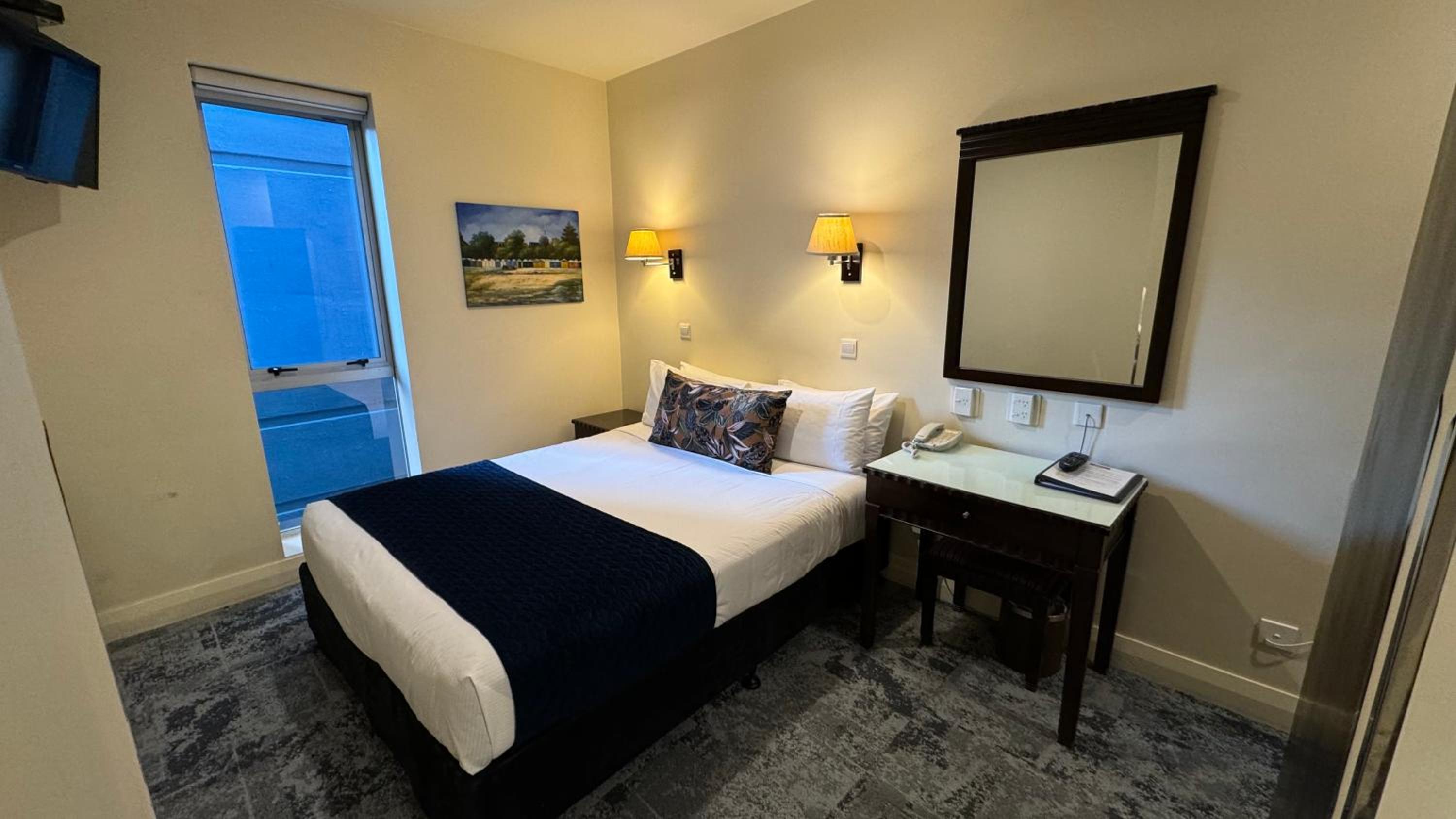 Queen Room - Photo 5