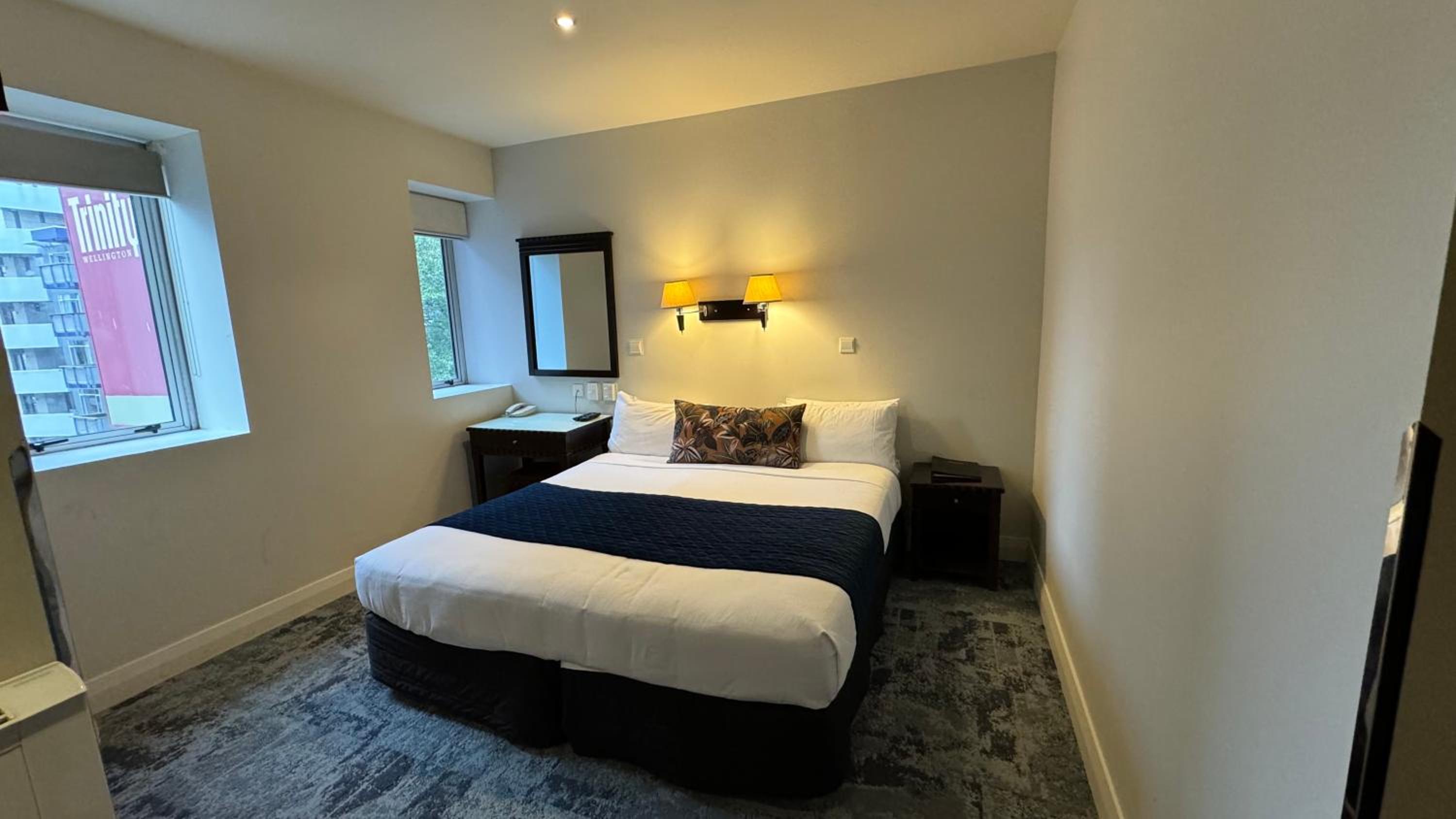 Queen Room - Photo 9