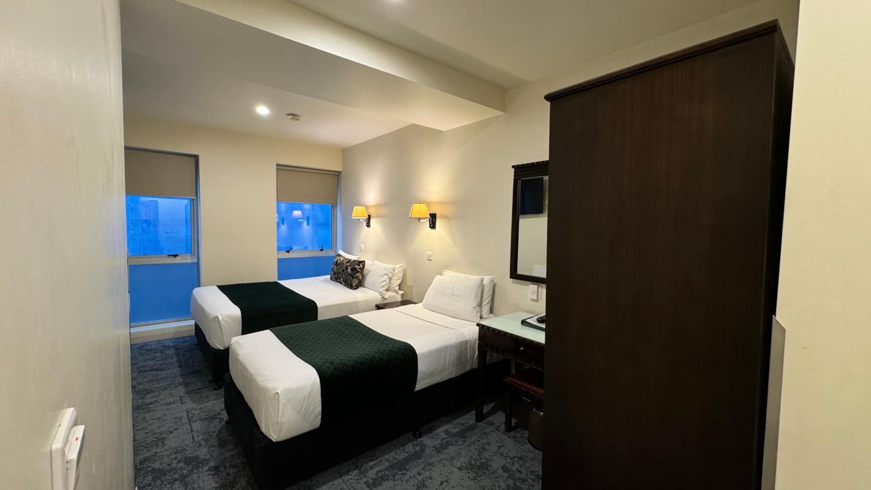 Twin Room - Photo 6