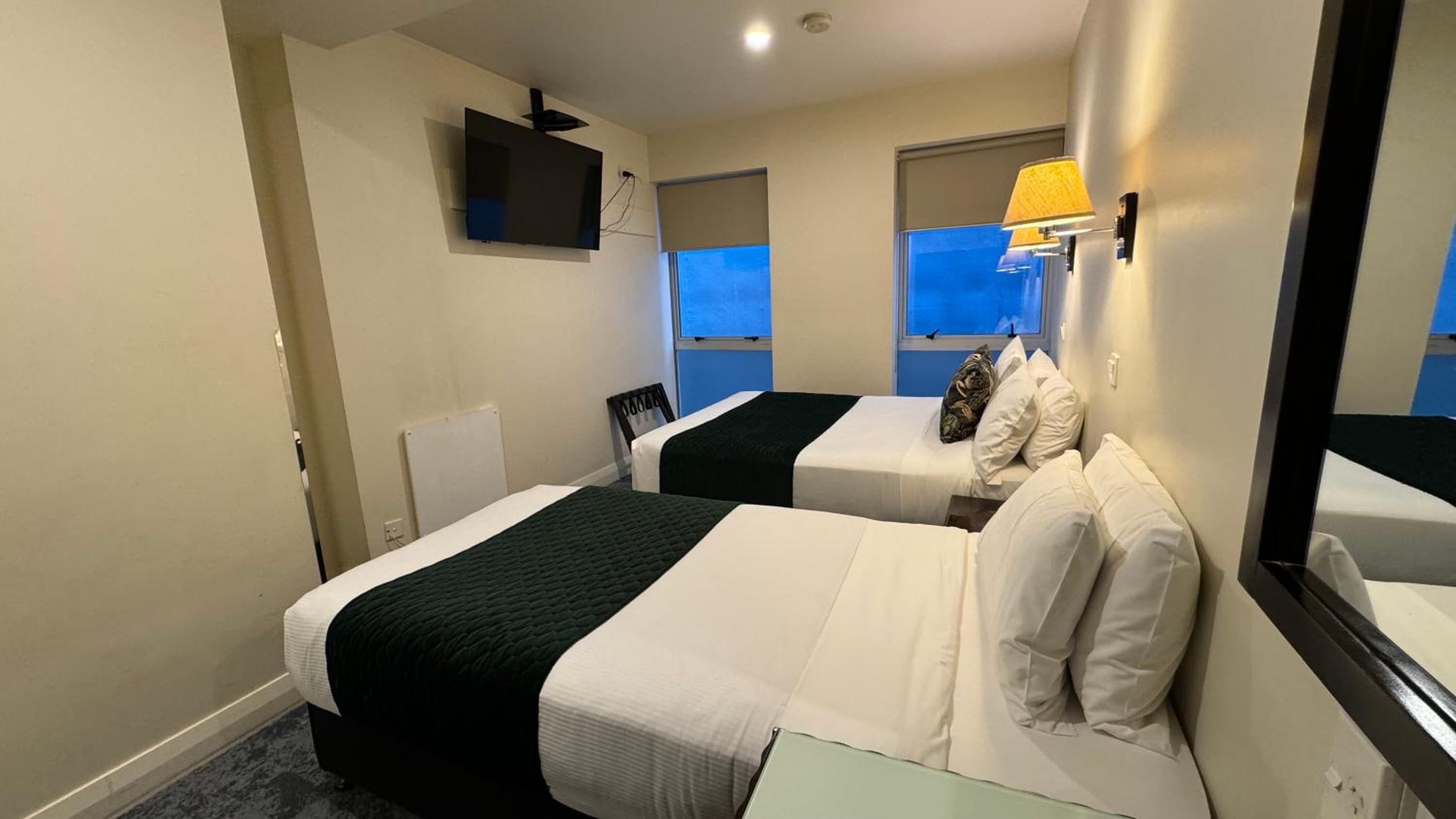 Twin Room - Photo 4