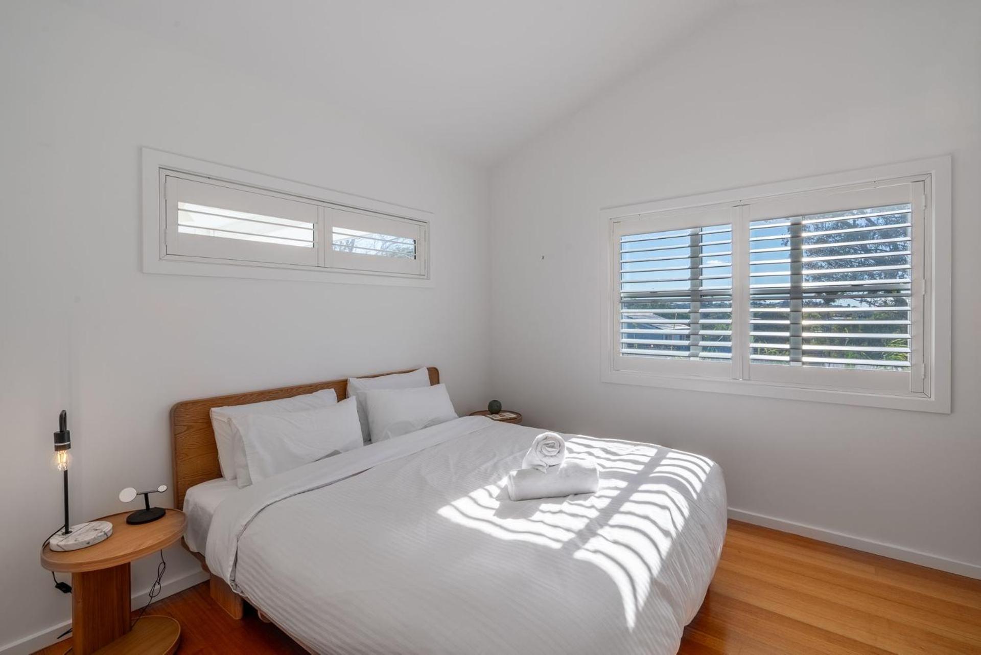 Three-Bedroom House photo 3