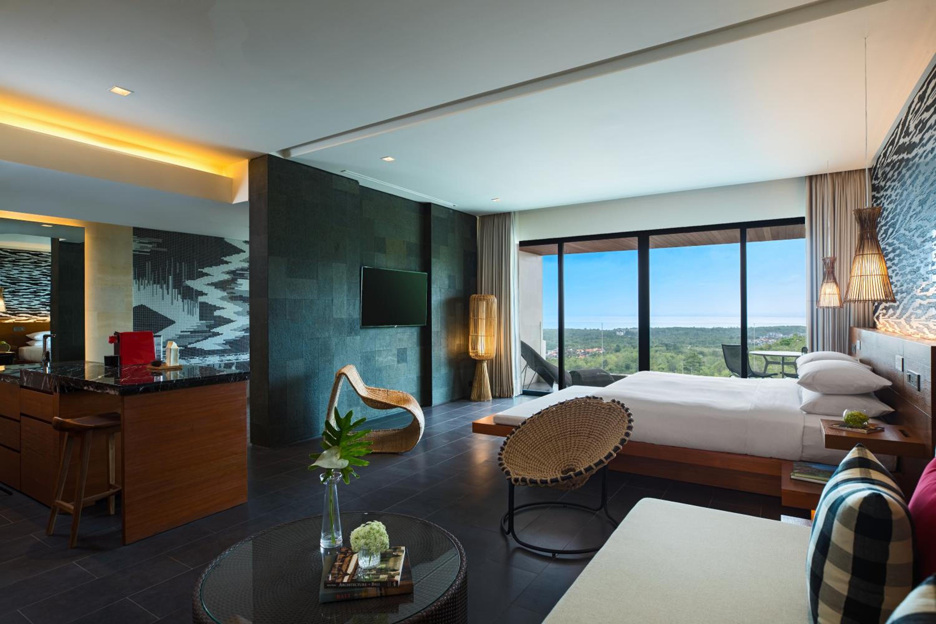 Executive Suite, 1 King, Garden view, Balcony with Free Scheduled Shuttle to Hotel’s Beach Facility 