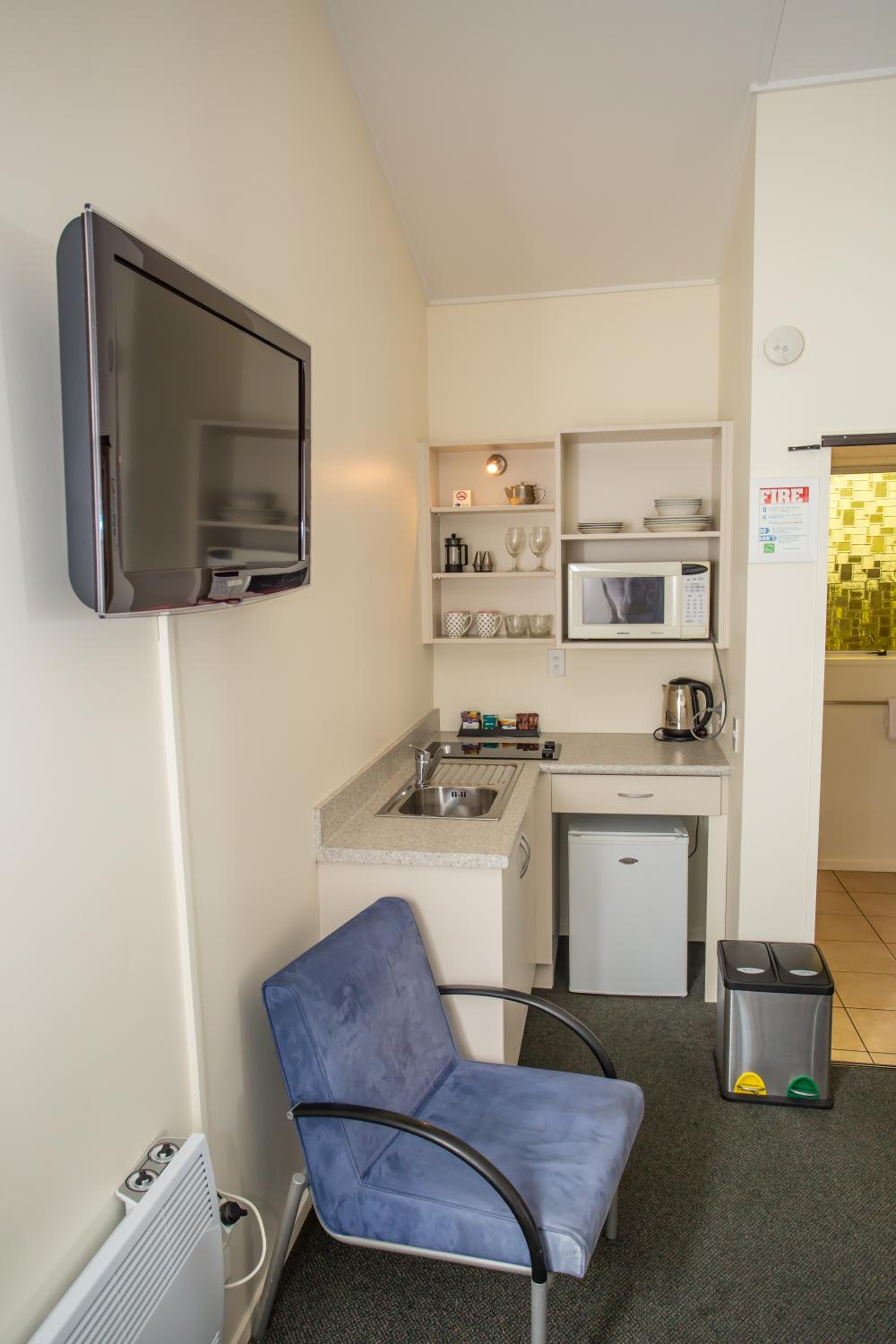 Studio 6 photo 2