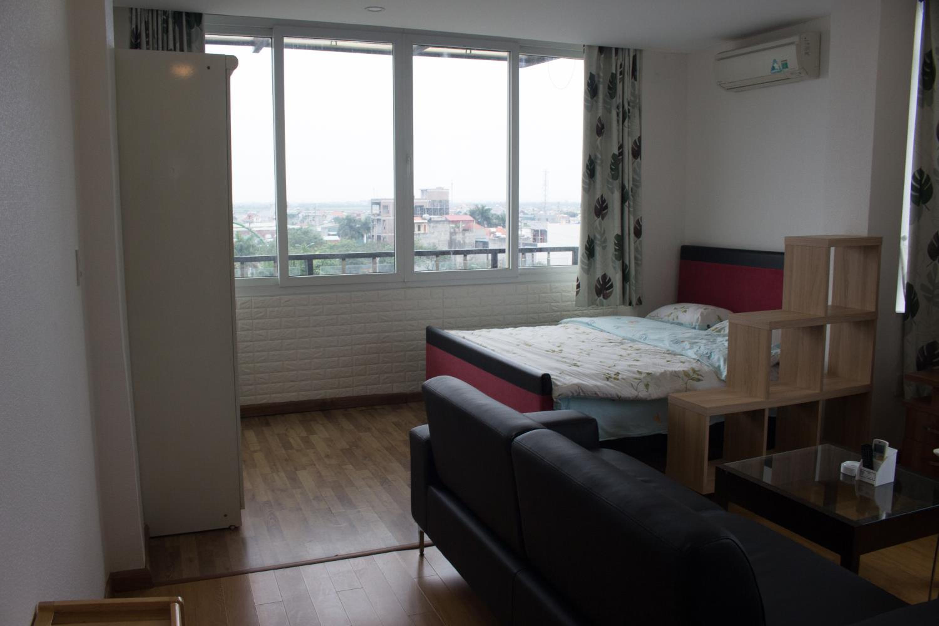 One-Bedroom Apartment photo 2