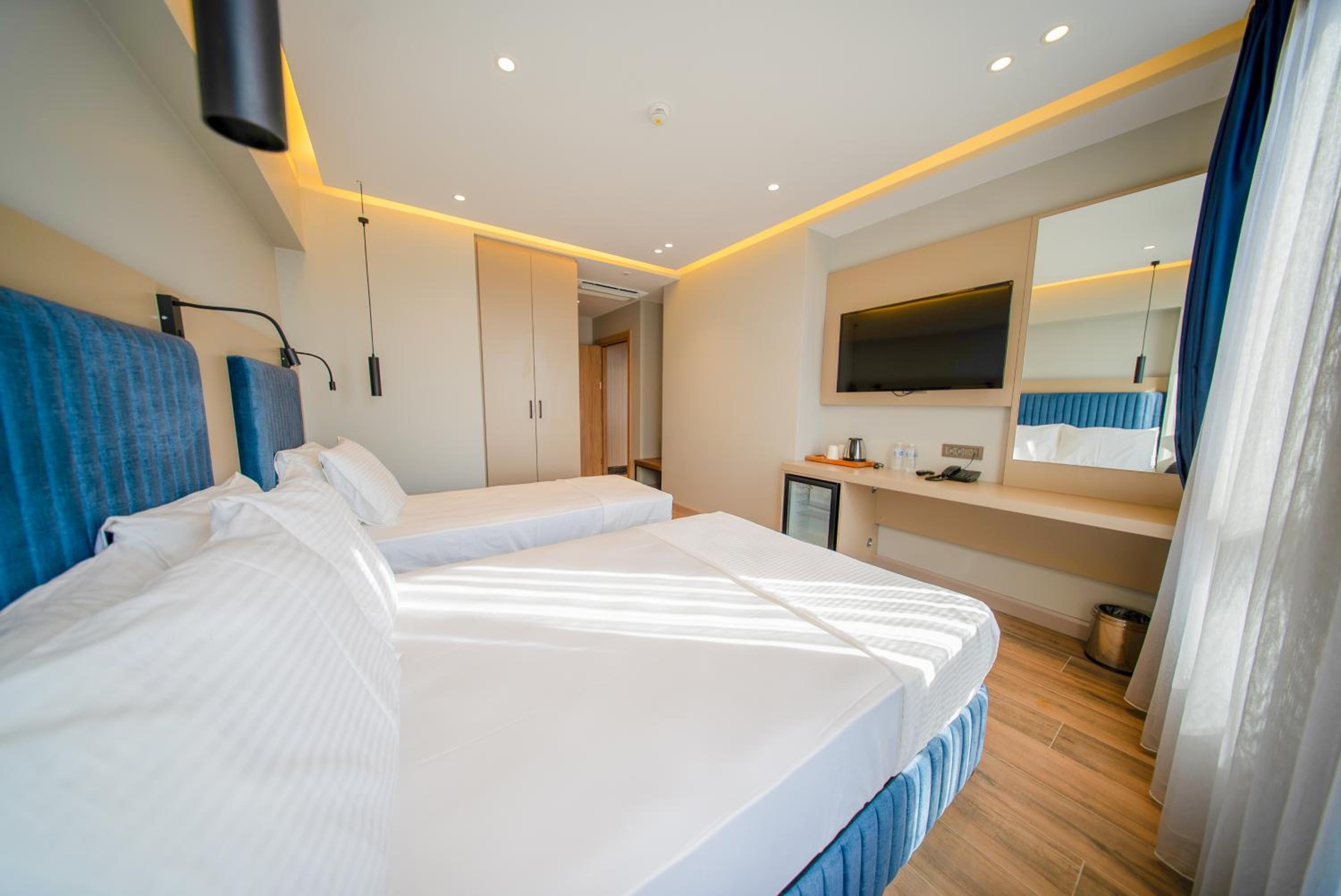 Superior Triple Room photo 2