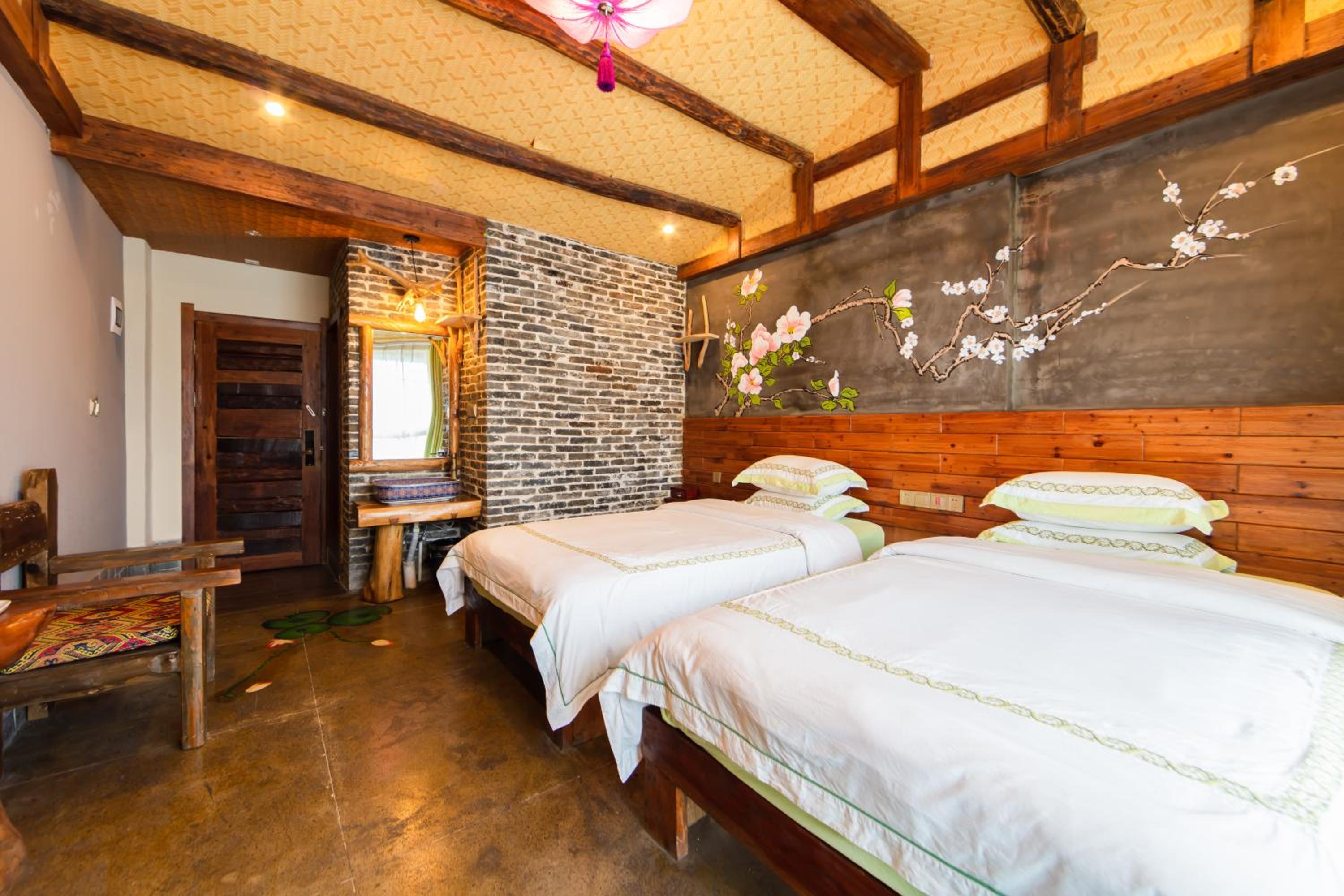 Twin Room with Private Bathroom photo 2