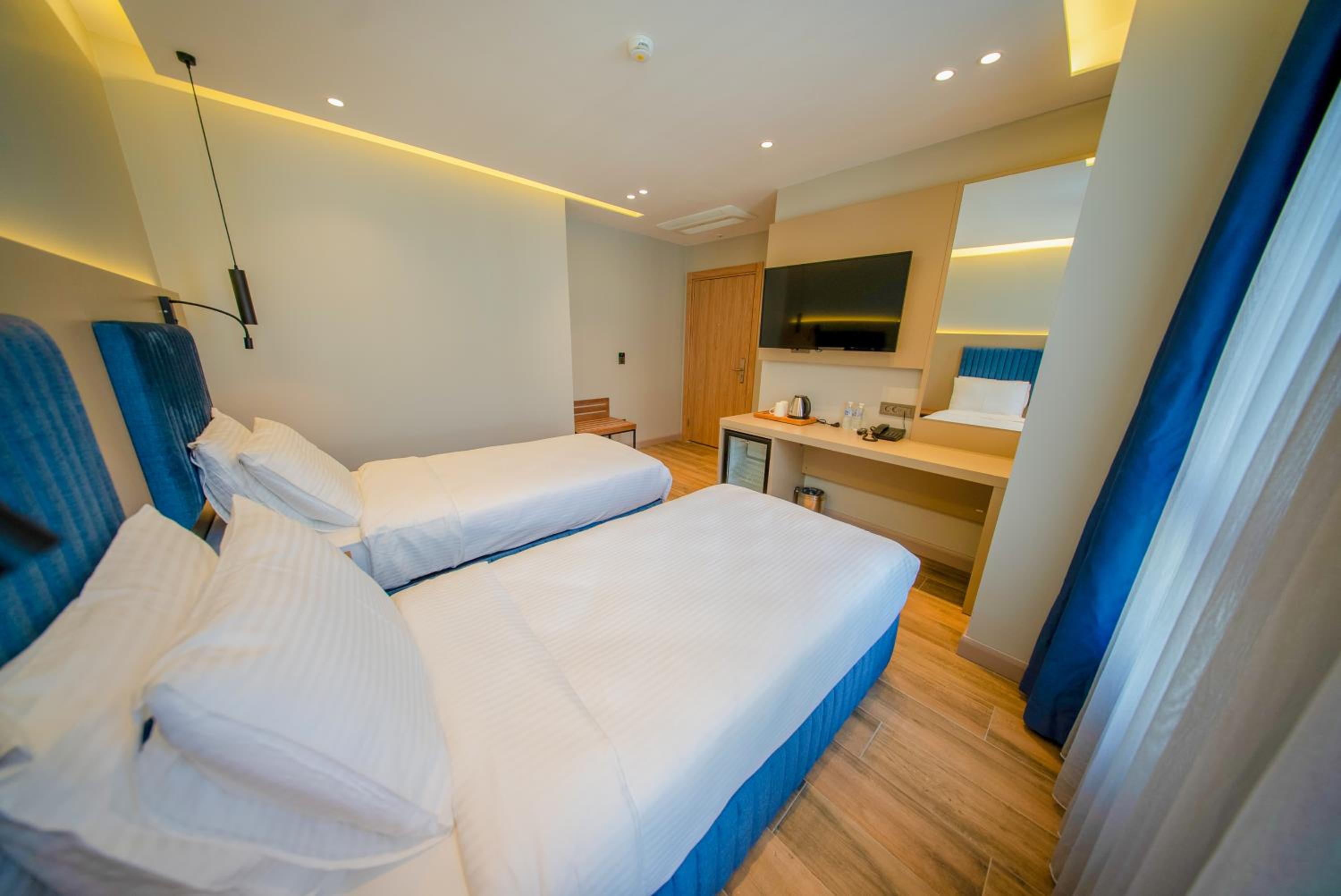 Deluxe Twin Room photo 2