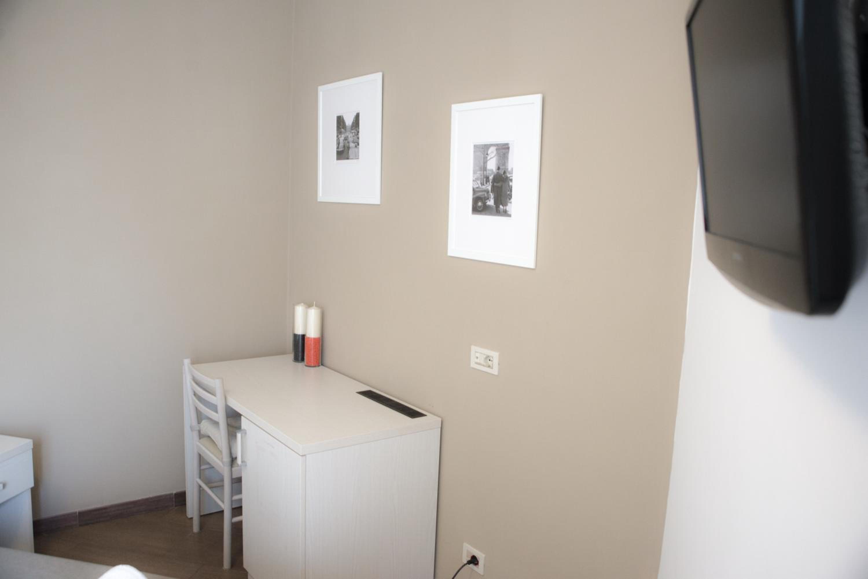 Standard King Room photo 3