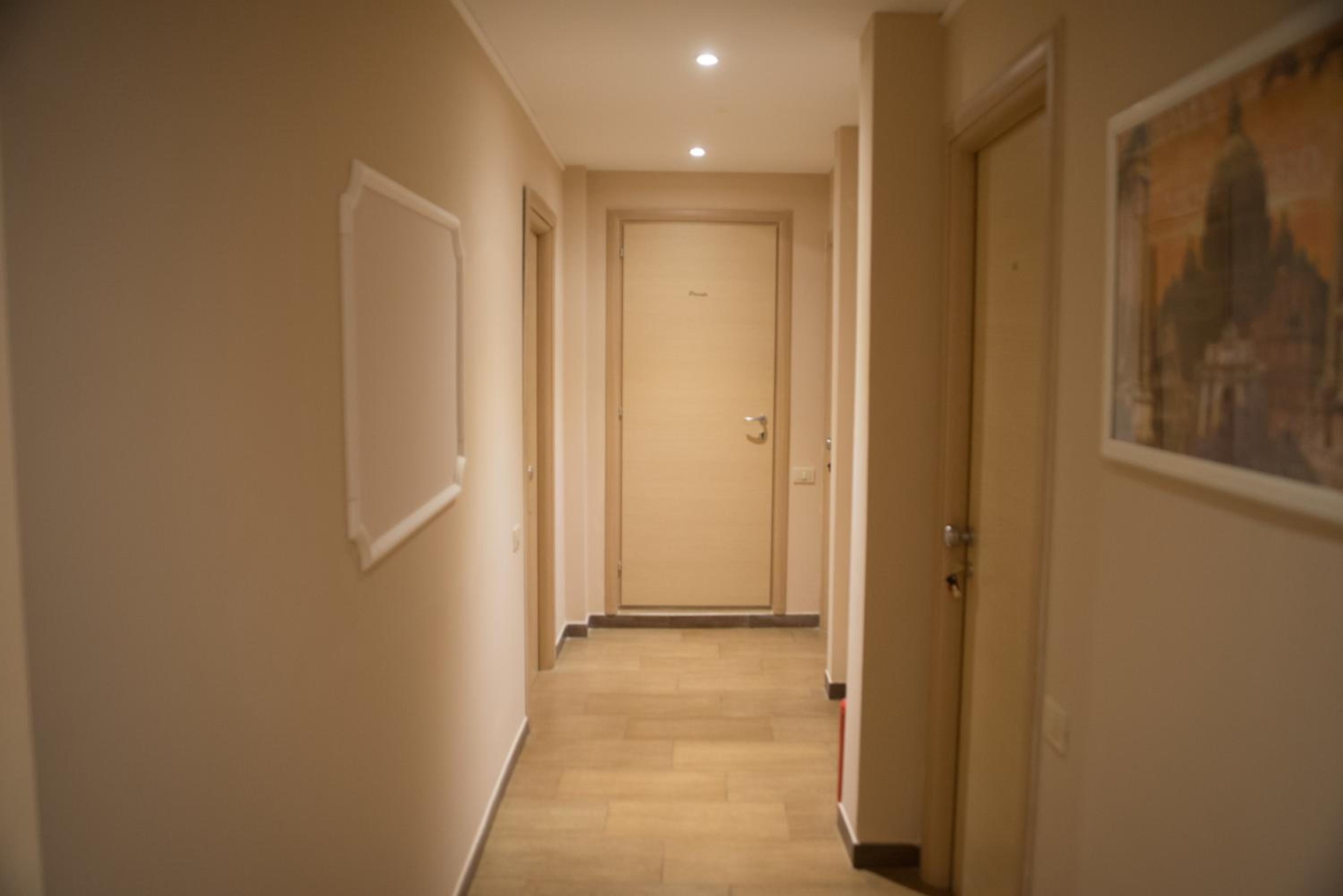 Standard King Room photo 2