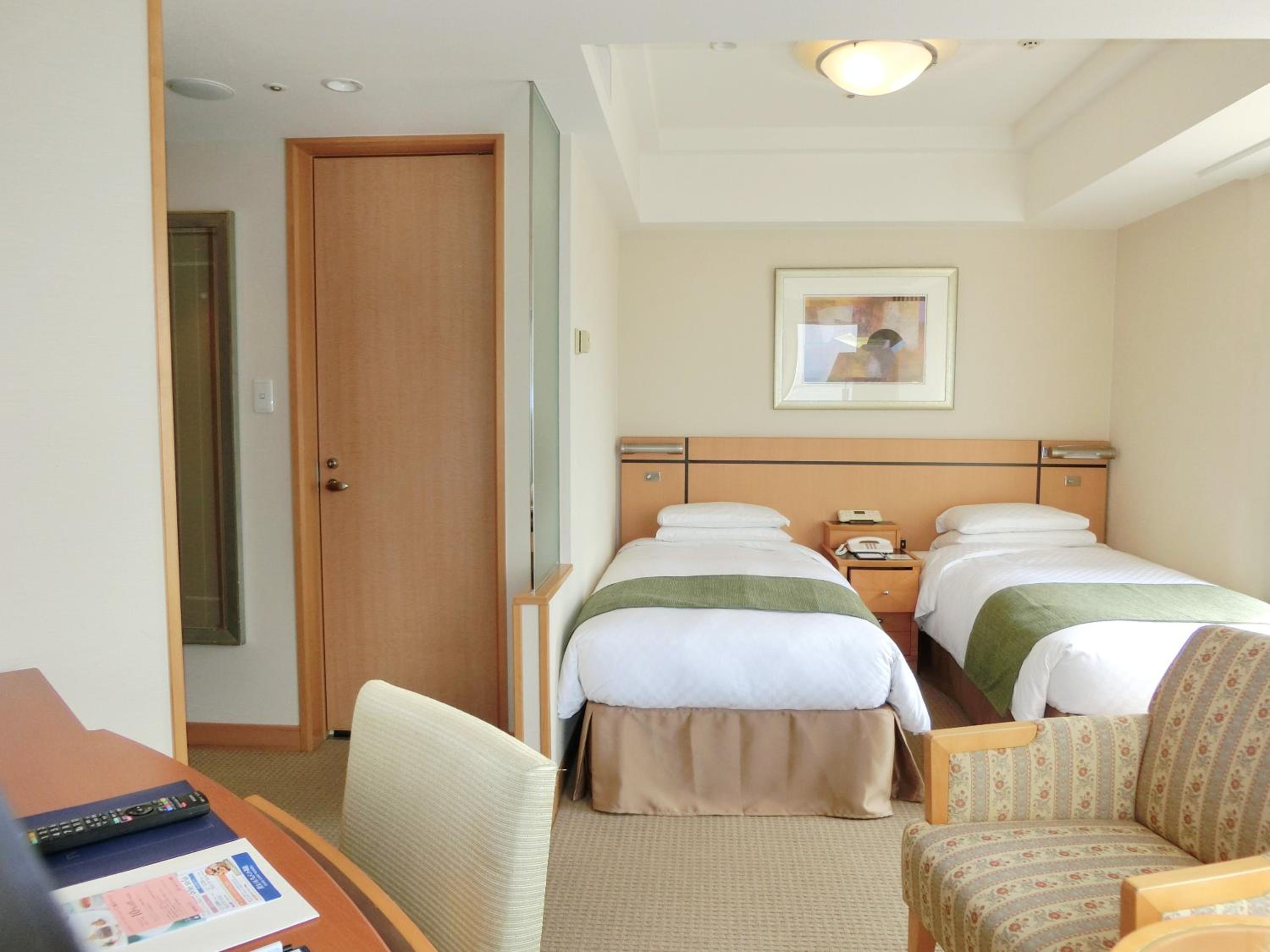 Economy Twin Room - Non-Smoking - Photo 7