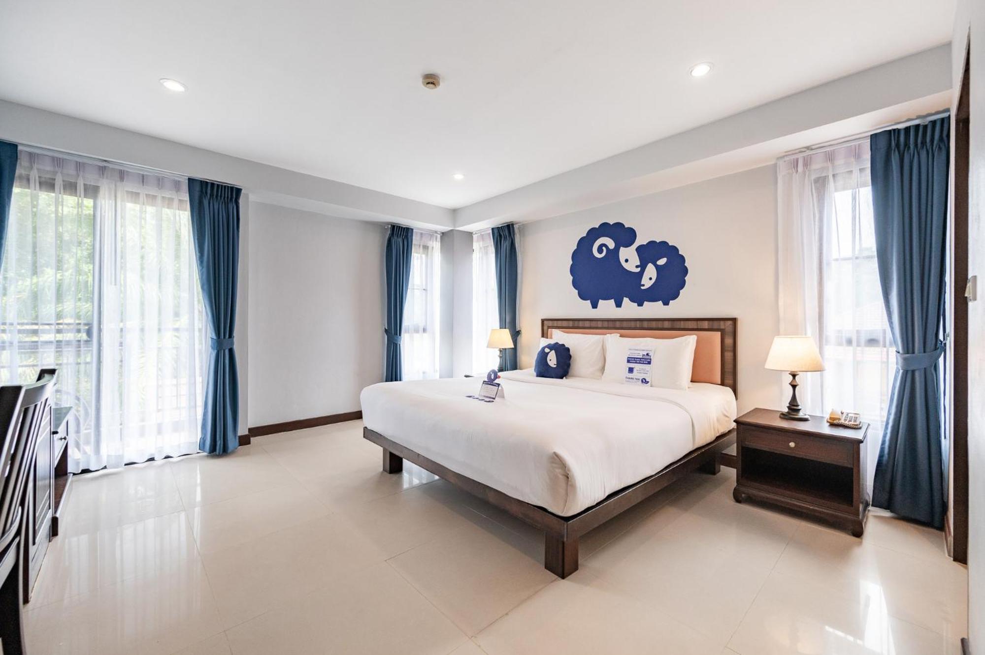 Deluxe Double Room - Photo 12
