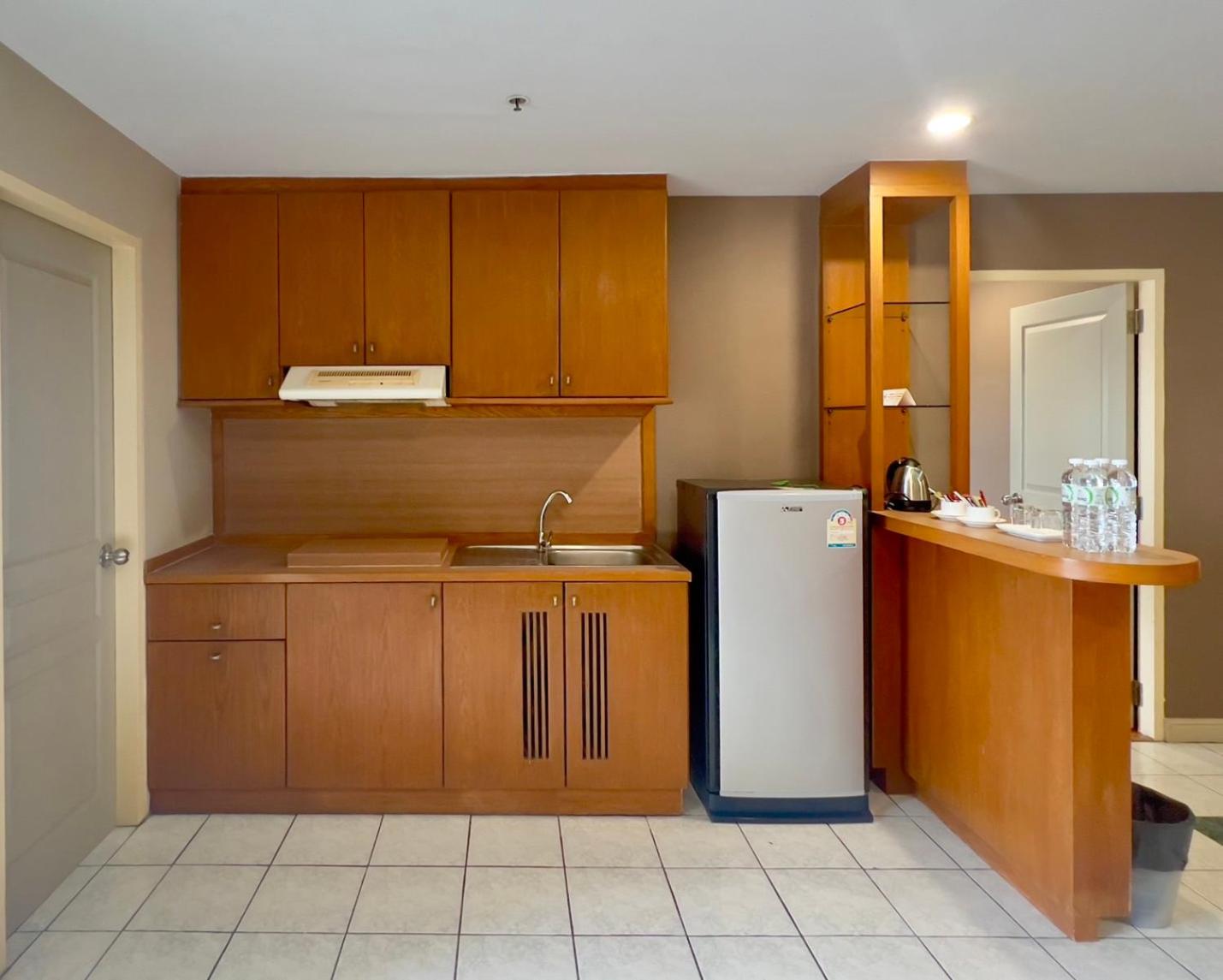 Deluxe One-Bedroom Apartment photo 3