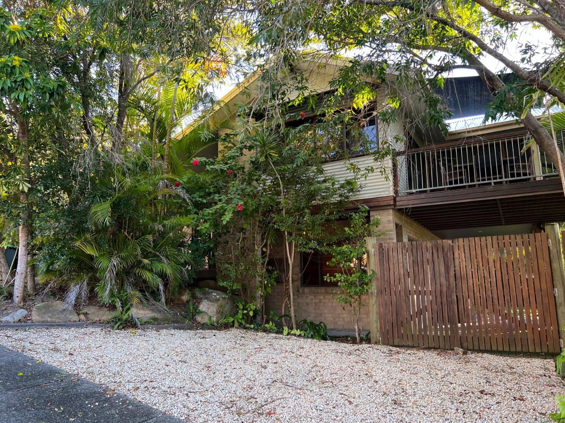 Three-Bedroom House photo 2