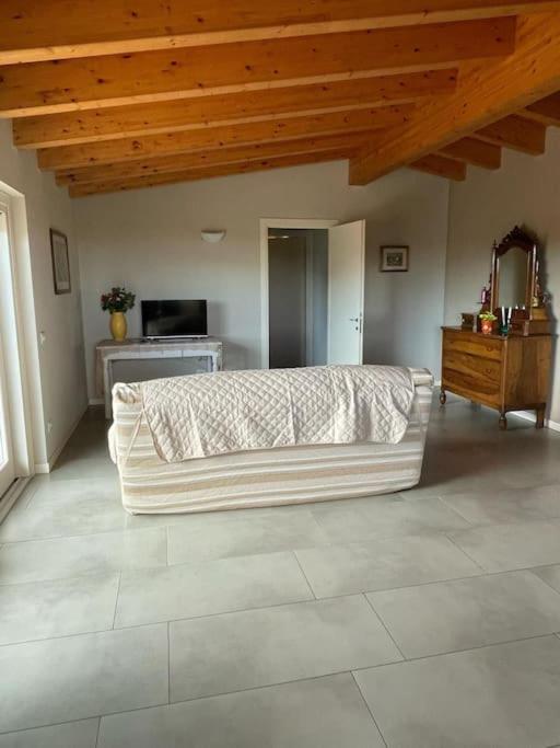 Two-Bedroom Apartment with Balcony and Terrace photo 3