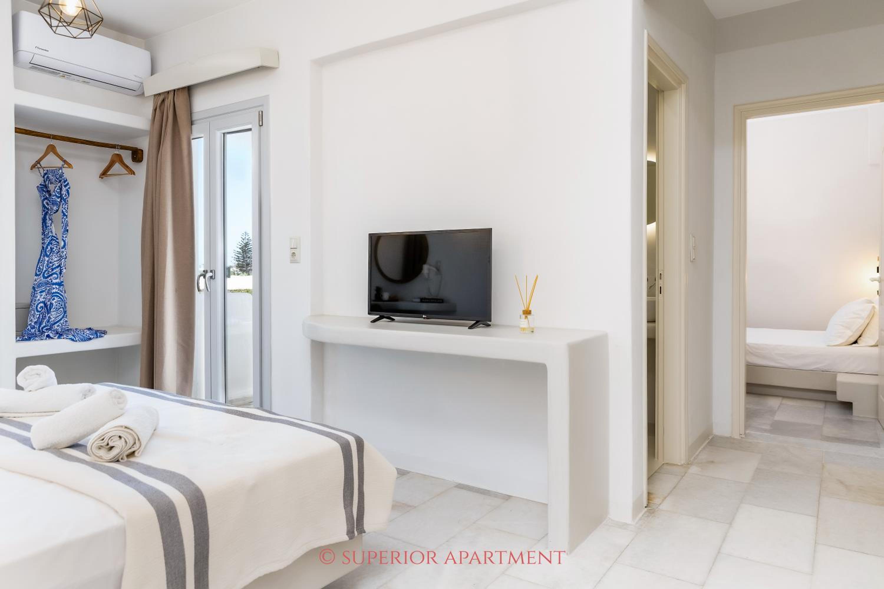 Two-Bedroom Superior Apartment - Photo 2
