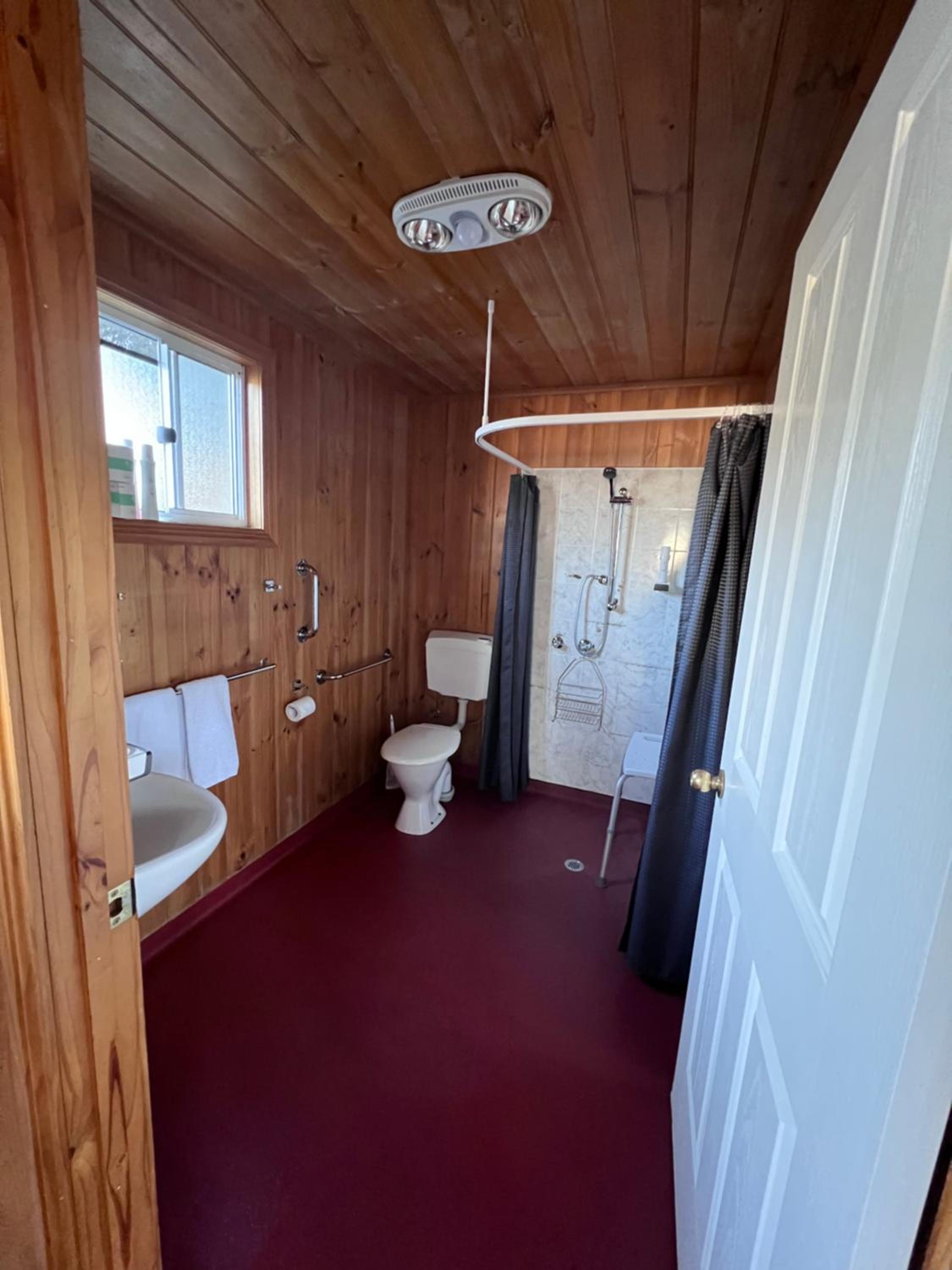 Standard Cabin - Disability Access photo 2