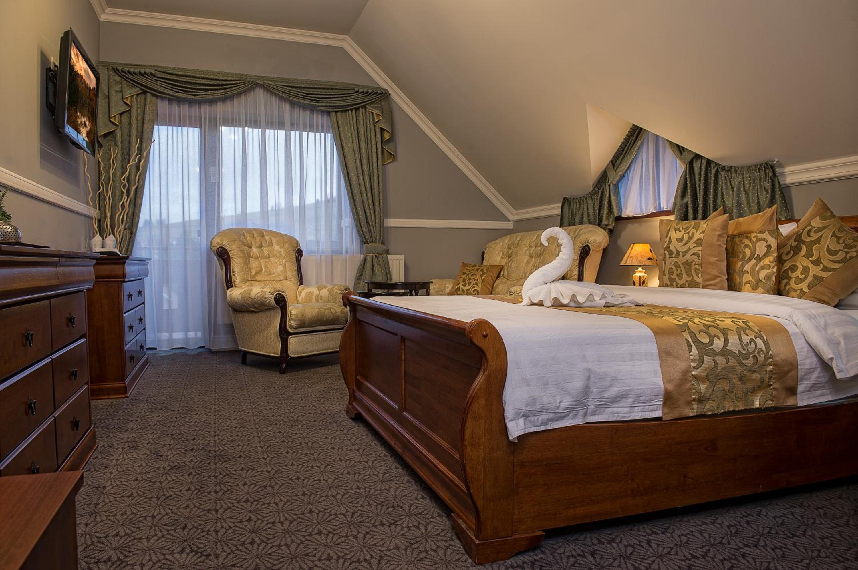 Deluxe Double Room with Balcony photo 2