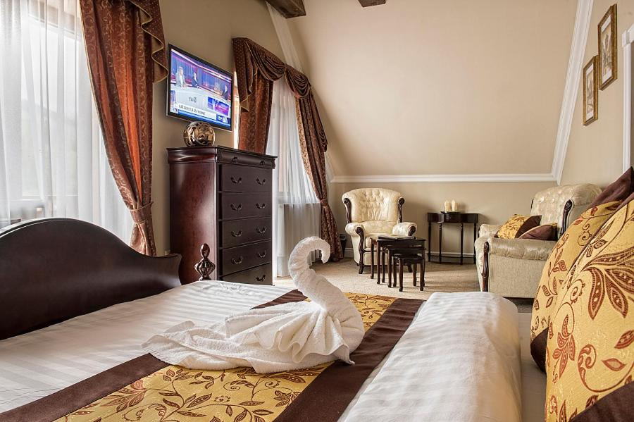 Deluxe Double Room with Balcony photo 3