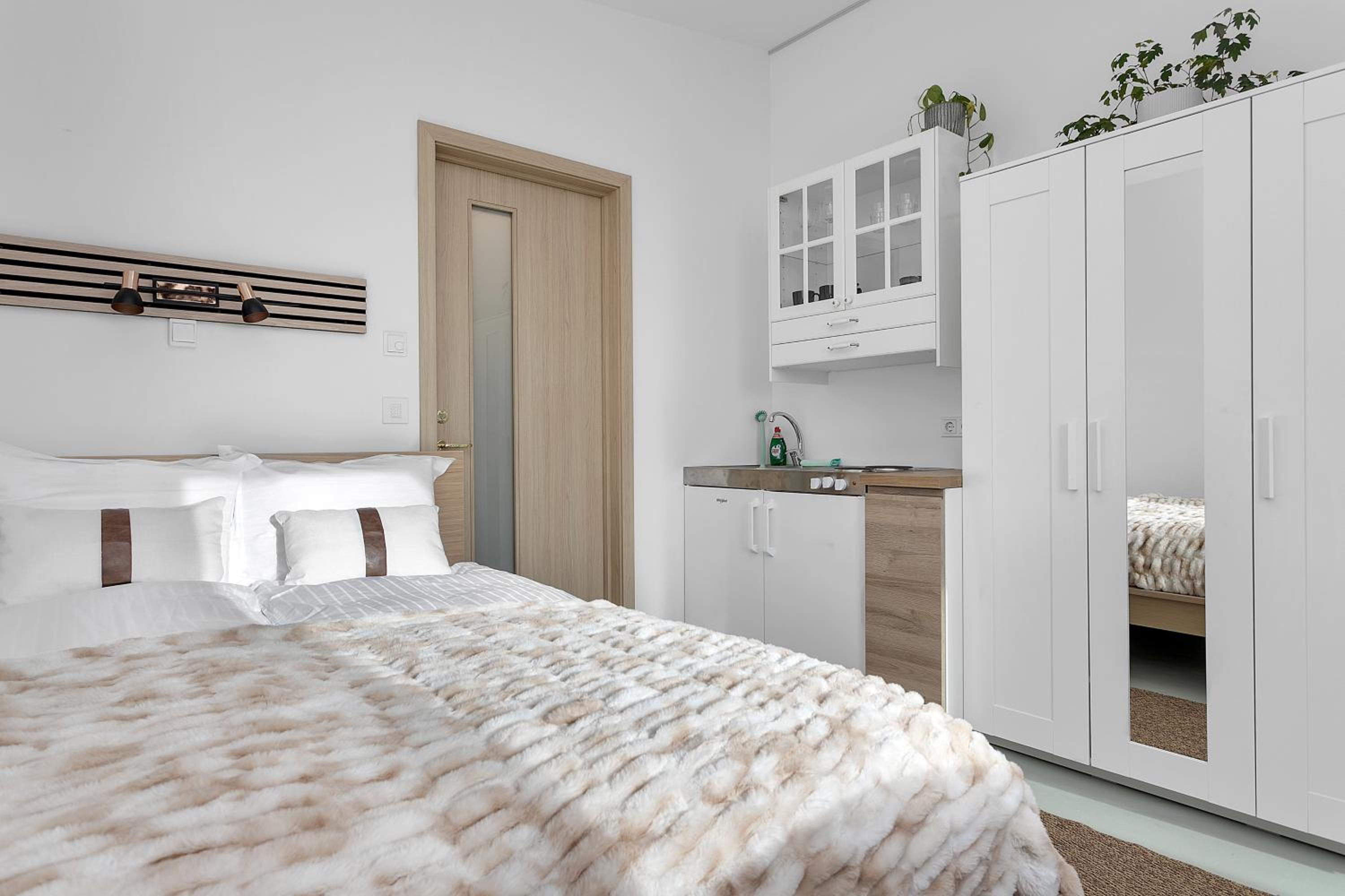 Studio Apartment photo 1