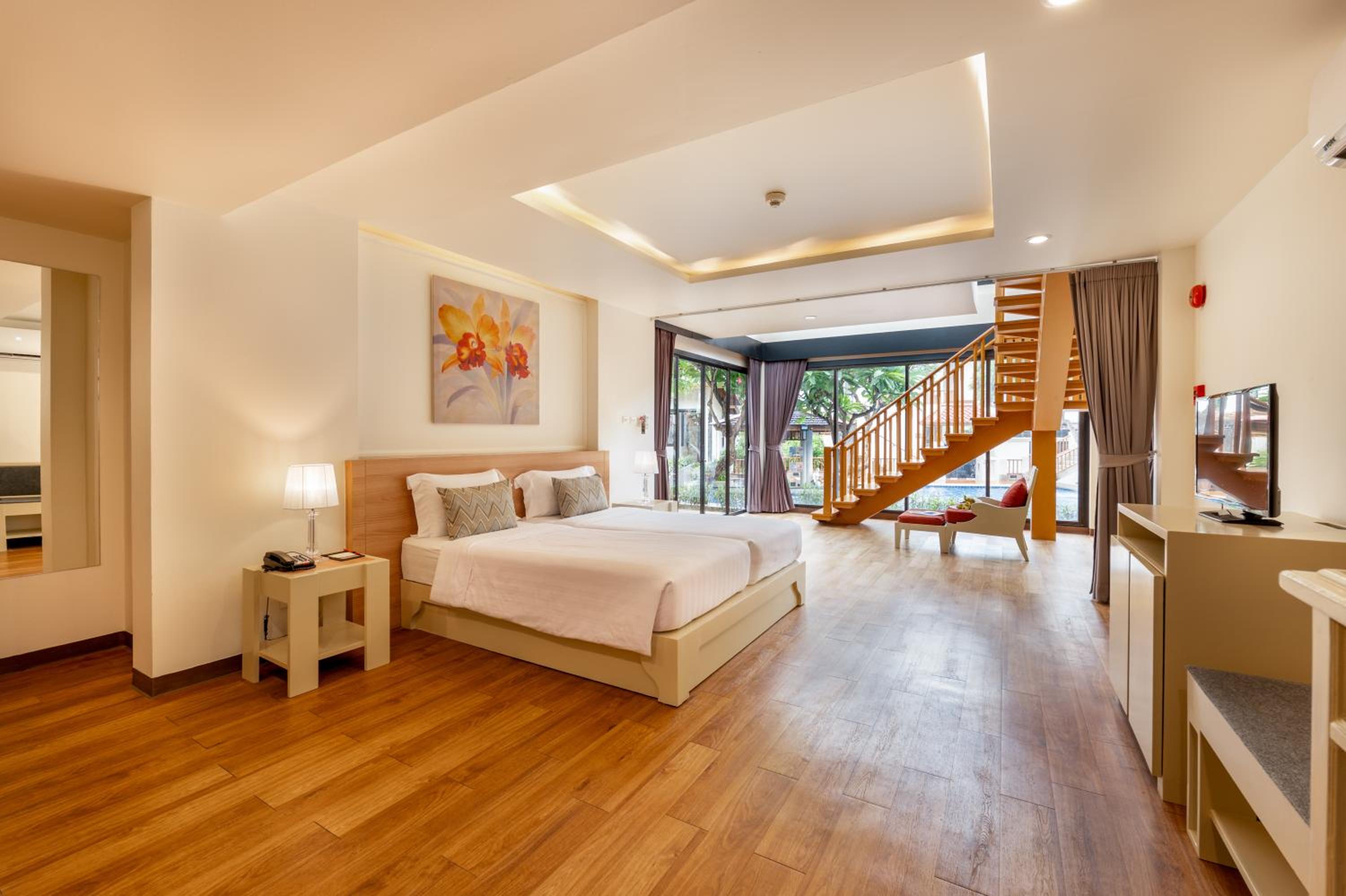 Two-Bedroom Duplex - Pool Side - Photo 10