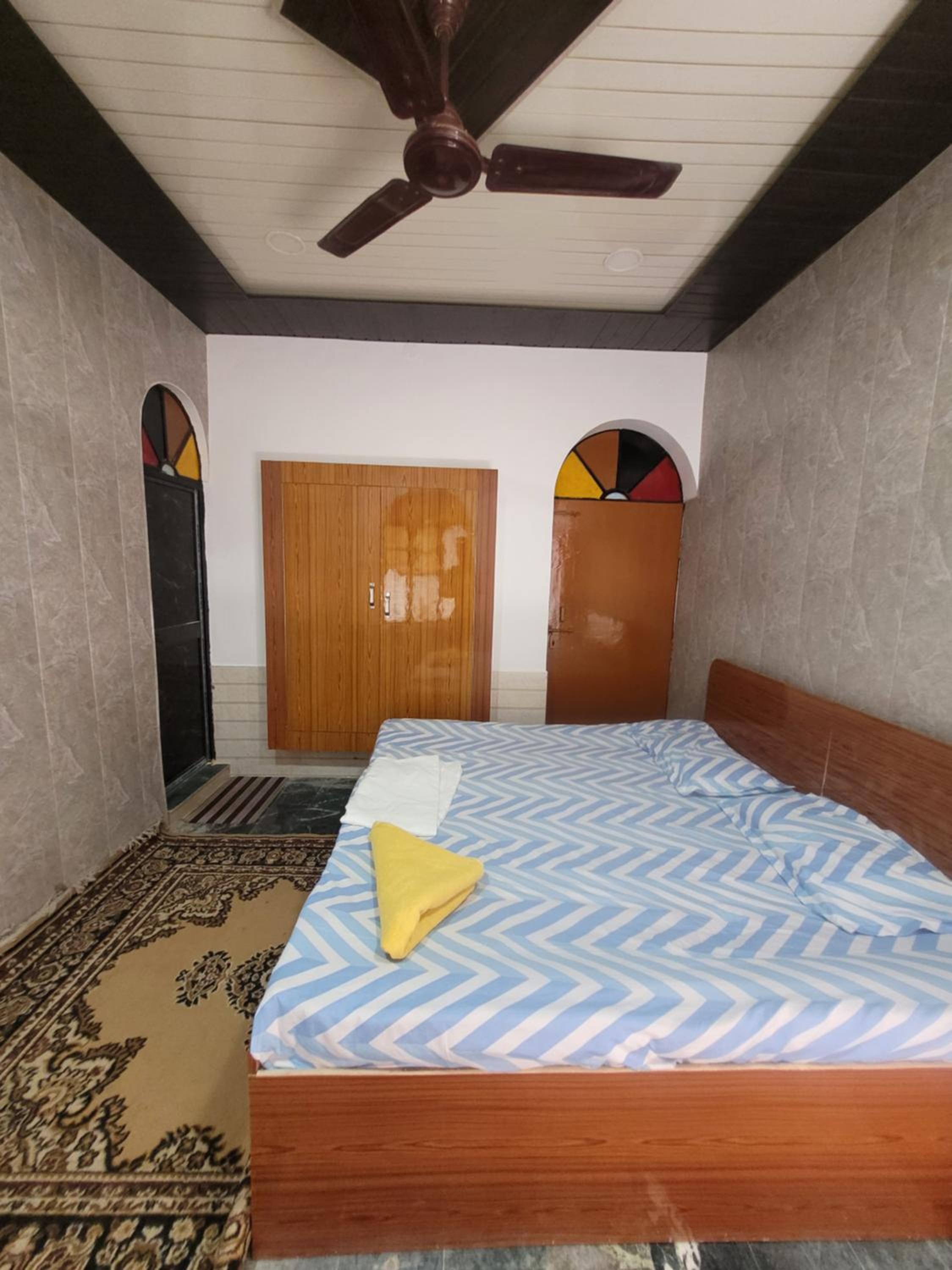 Budget Double Room - Photo 2