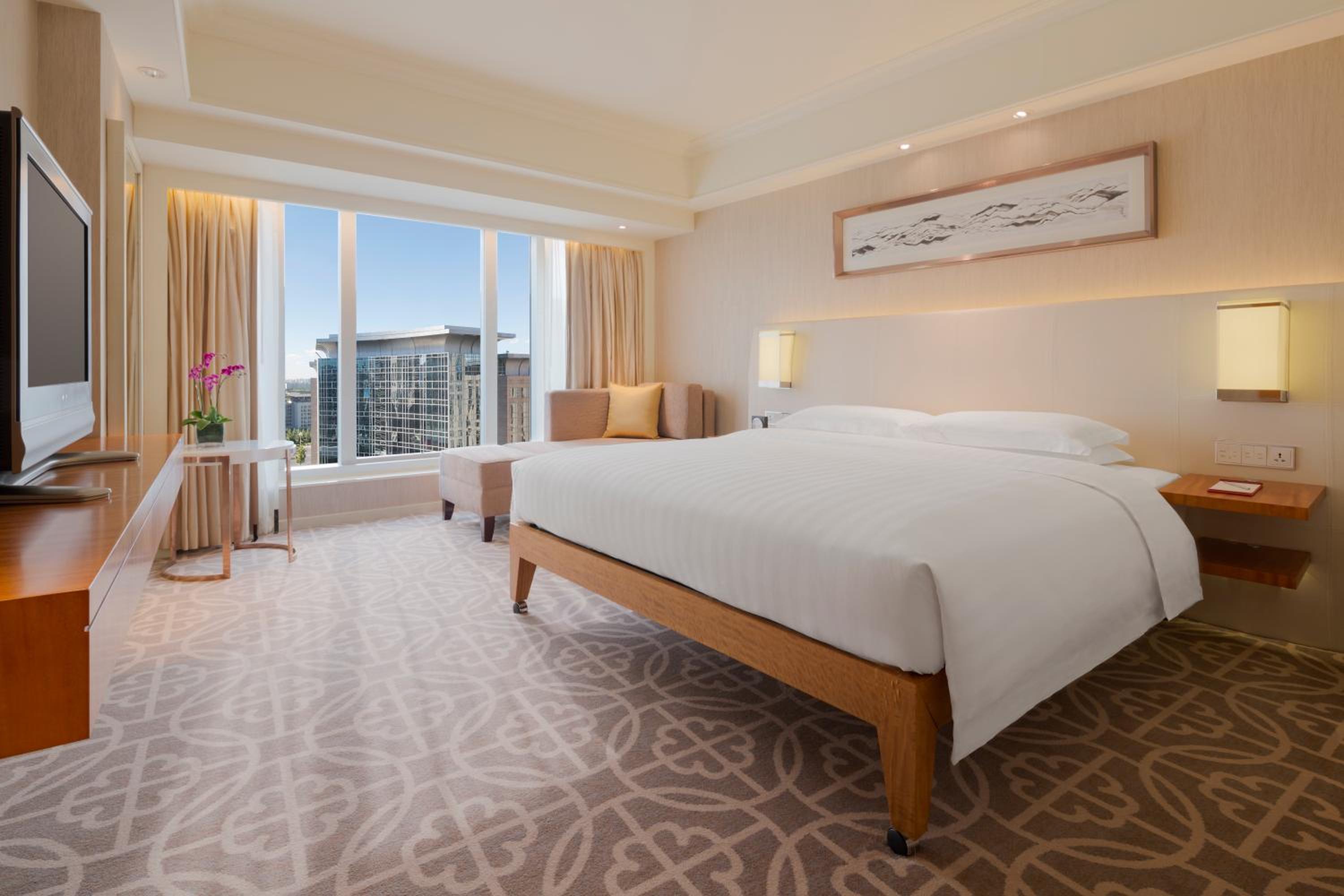 1 King Bed, City View - Photo 4