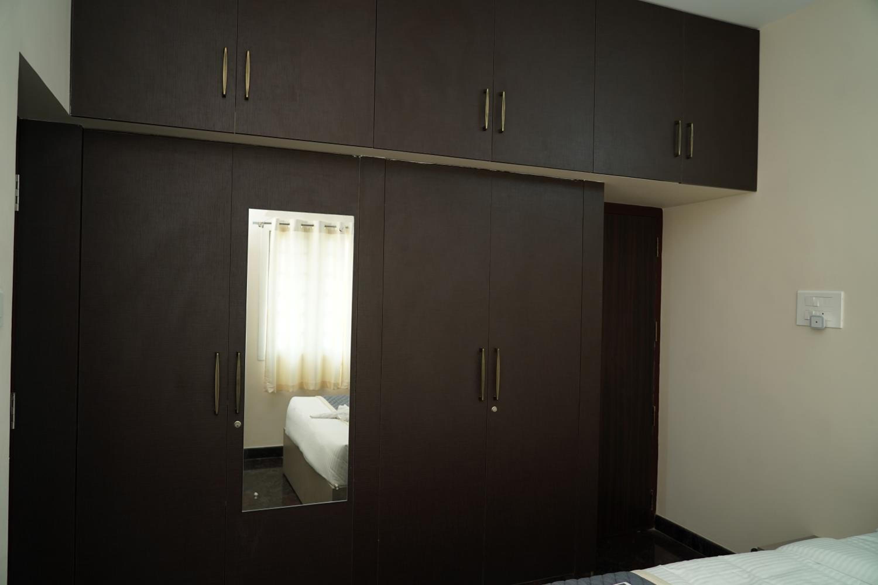 Deluxe Double Room (2 Adults + 1 Child)