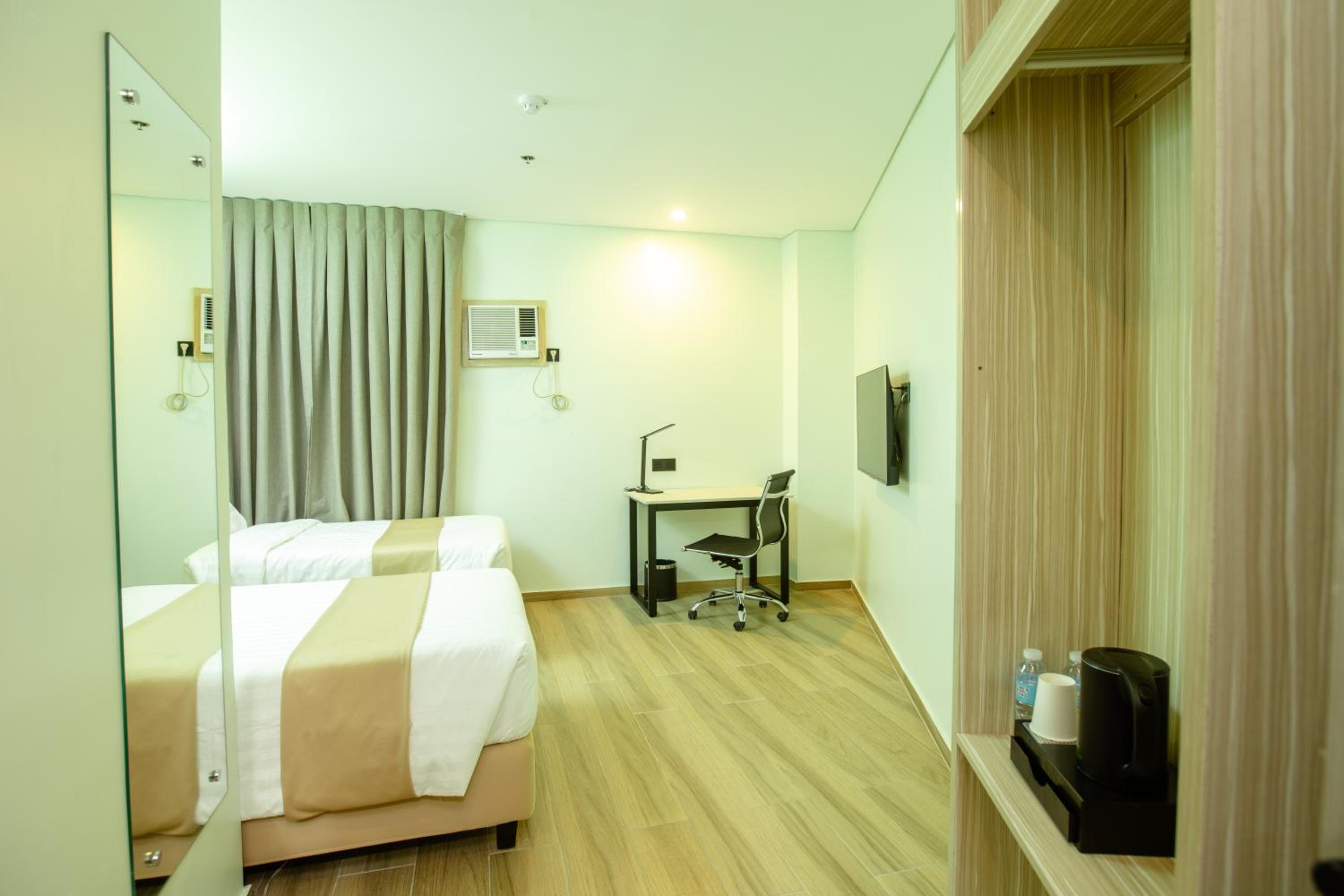 Twin Room - Photo 8