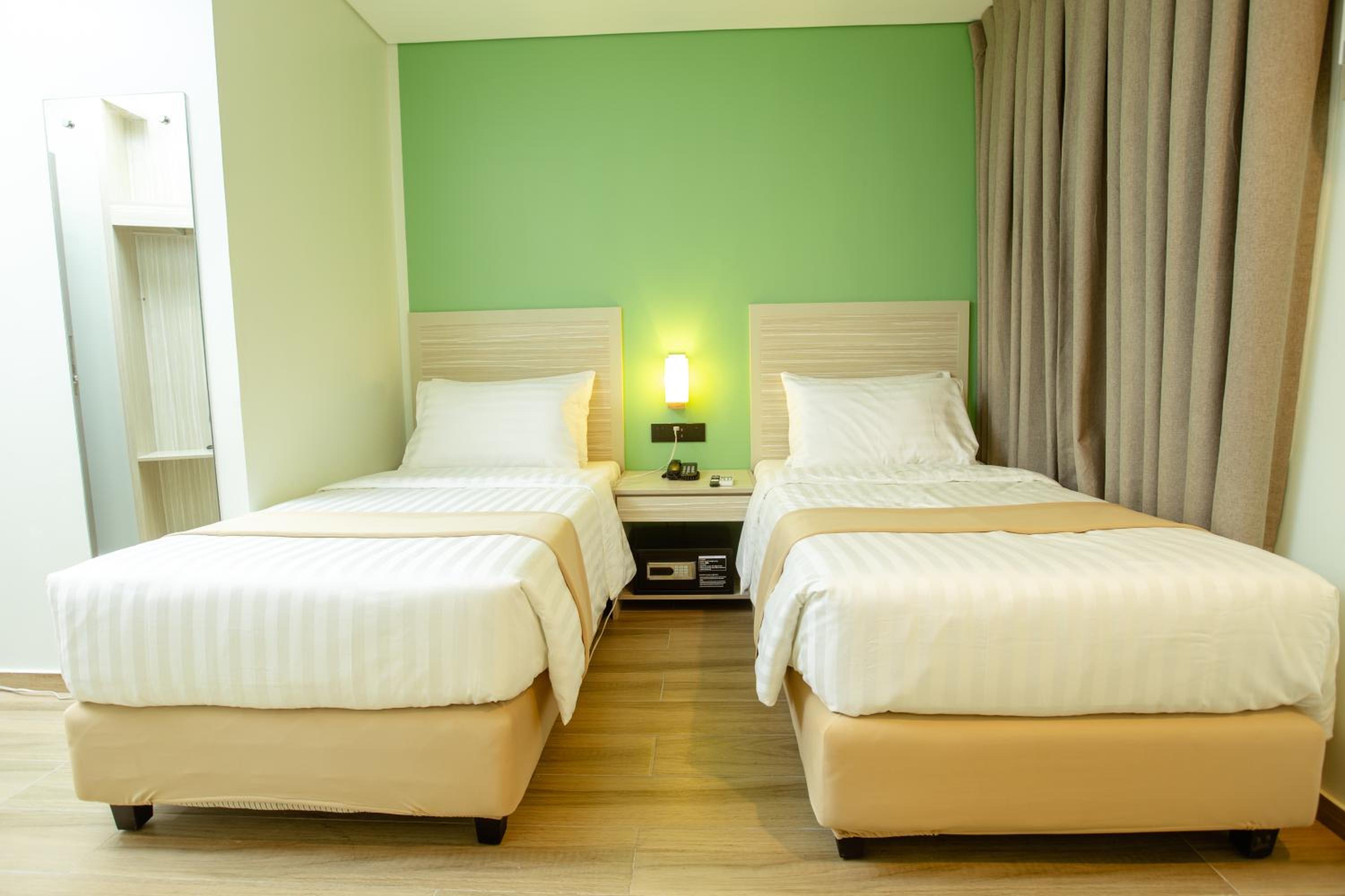 Twin Room - Photo 3