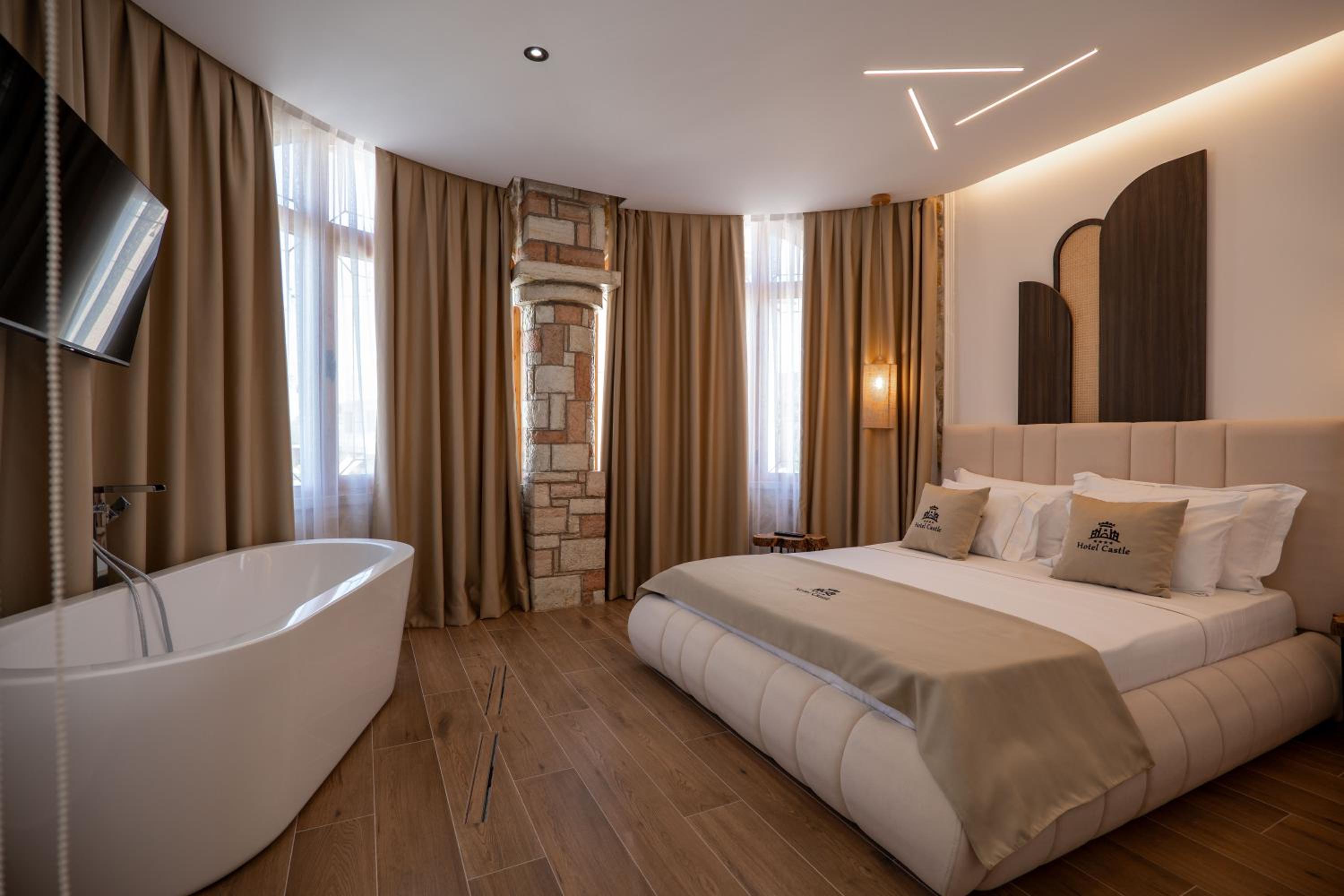 Large Double Room photo 3