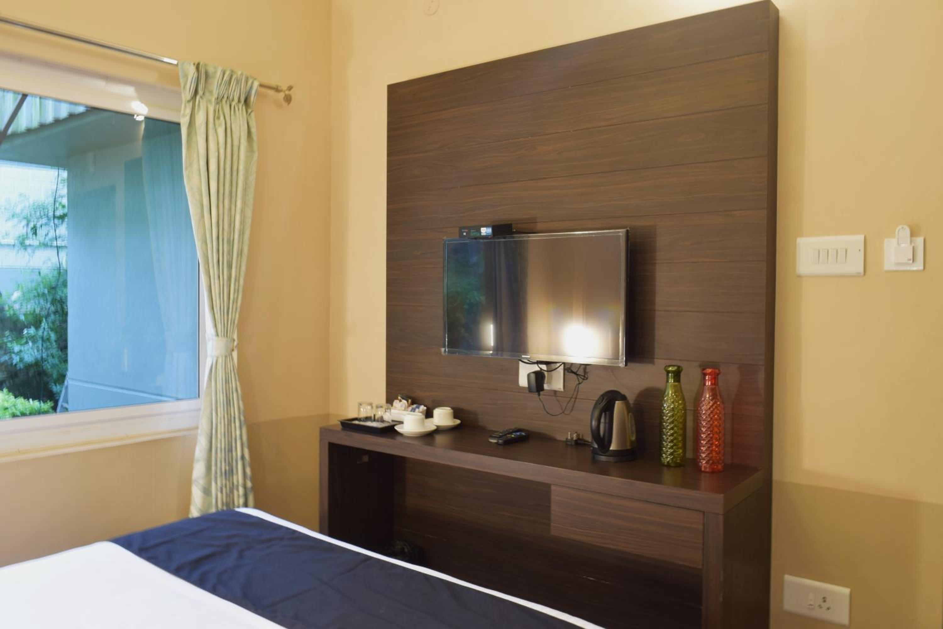 Superior Suite - Photo 8