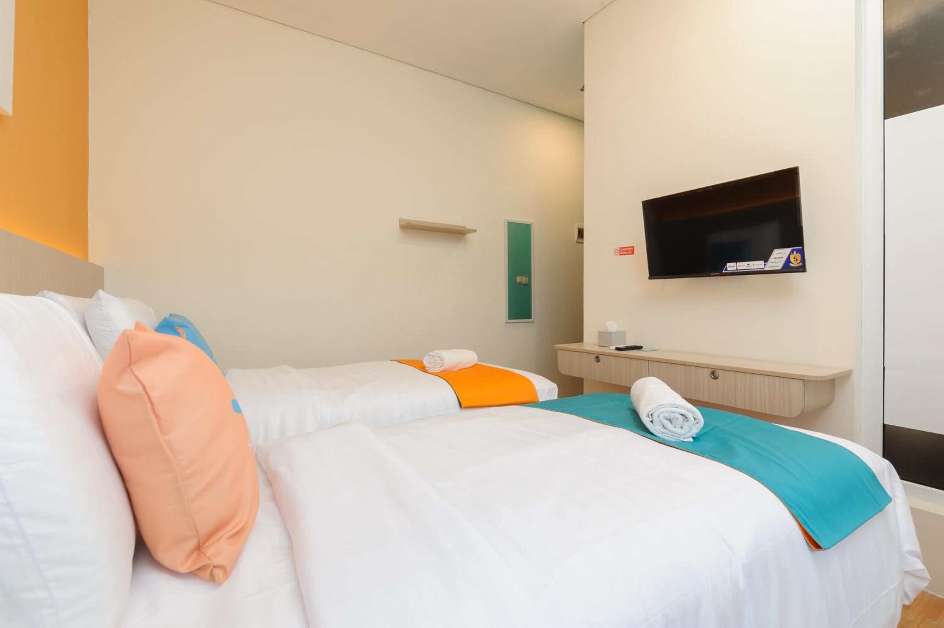 Twin Room - Photo 8