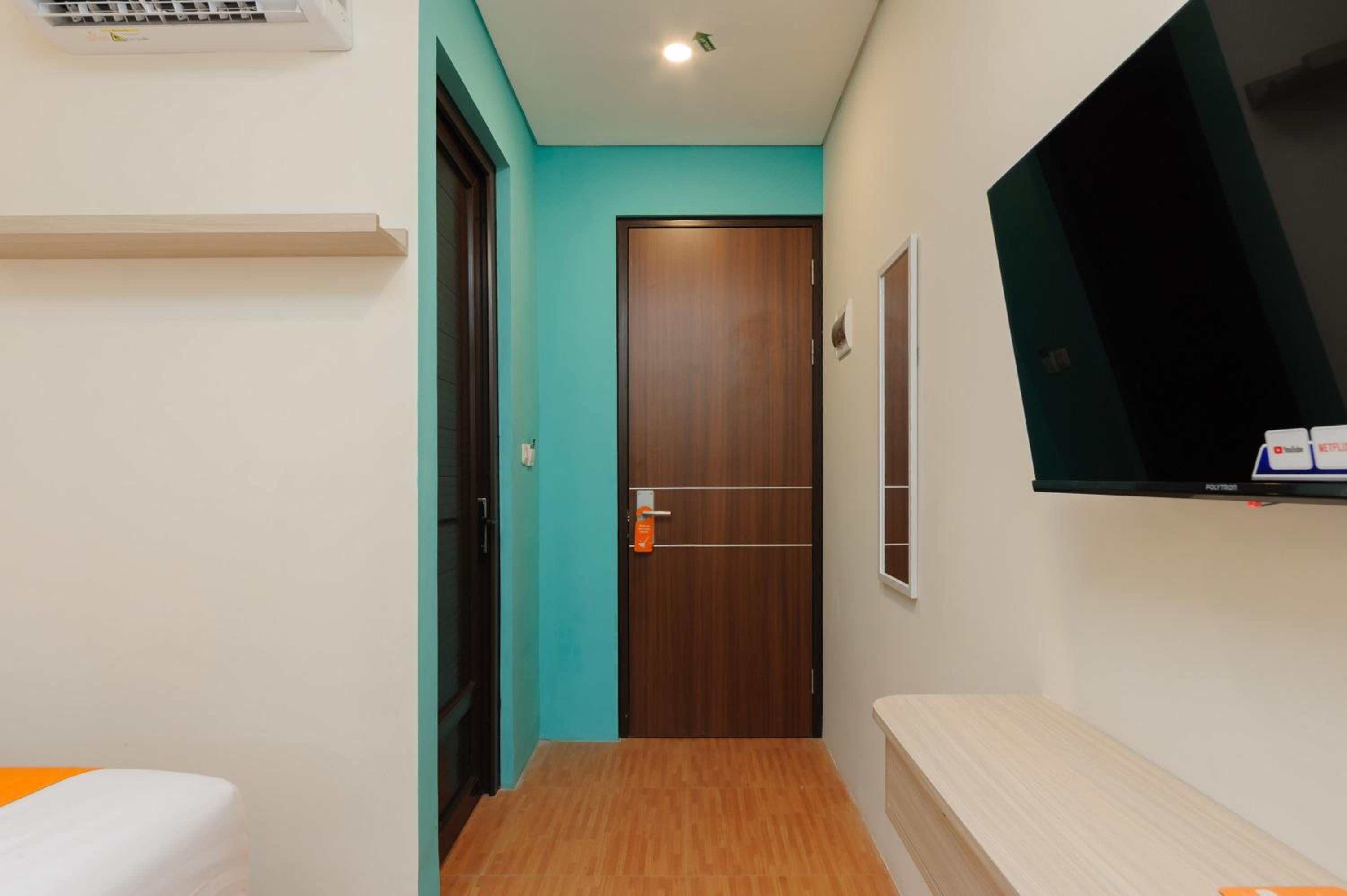 Deluxe Room - Photo 6
