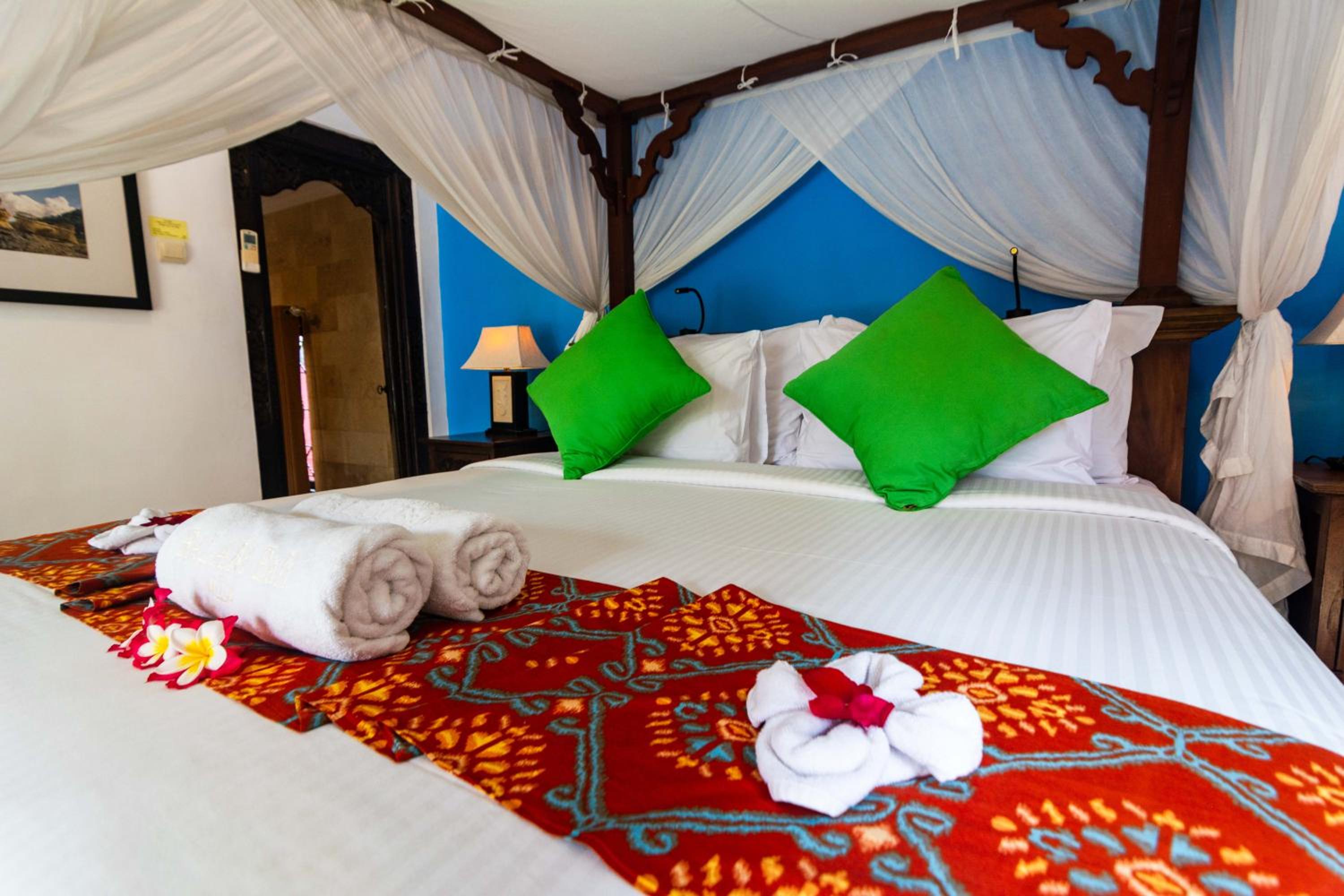 Double Room With Pool View photo 1