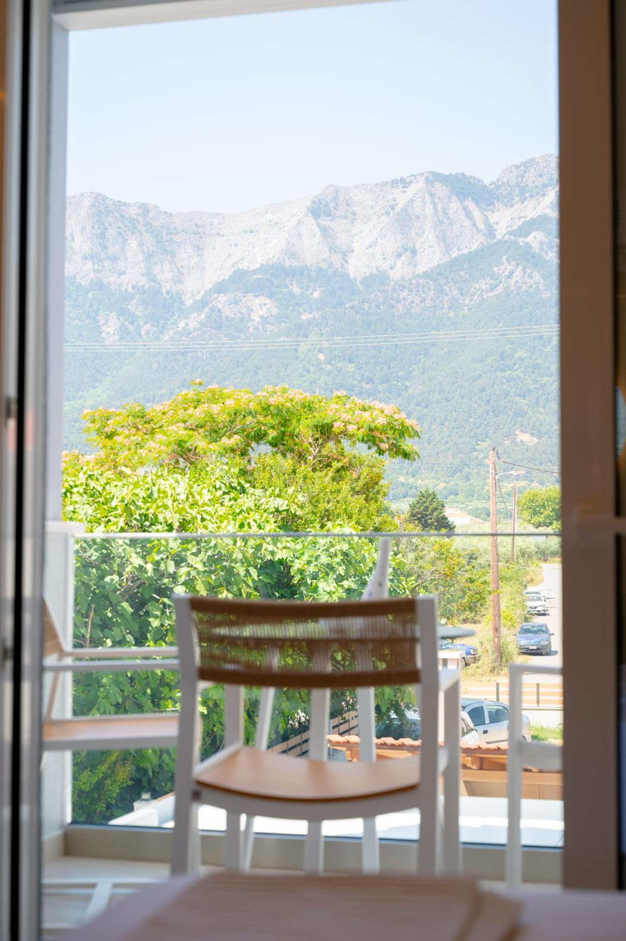 Suite with Mountain View photo 3